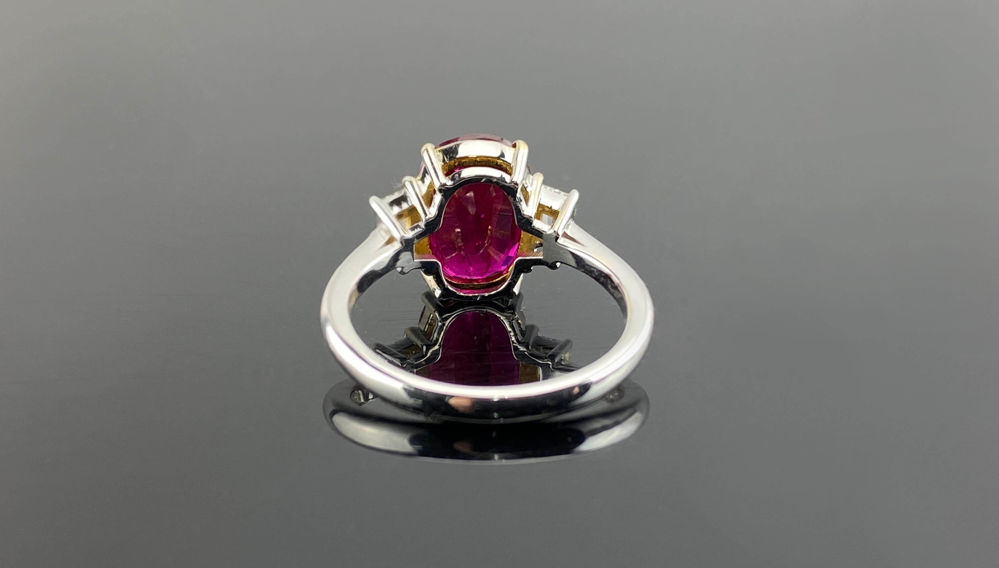 Certified 3.74 Carat Ruby and Diamond Three Stone Engagement Ring In New Condition For Sale In Bangkok, Thailand