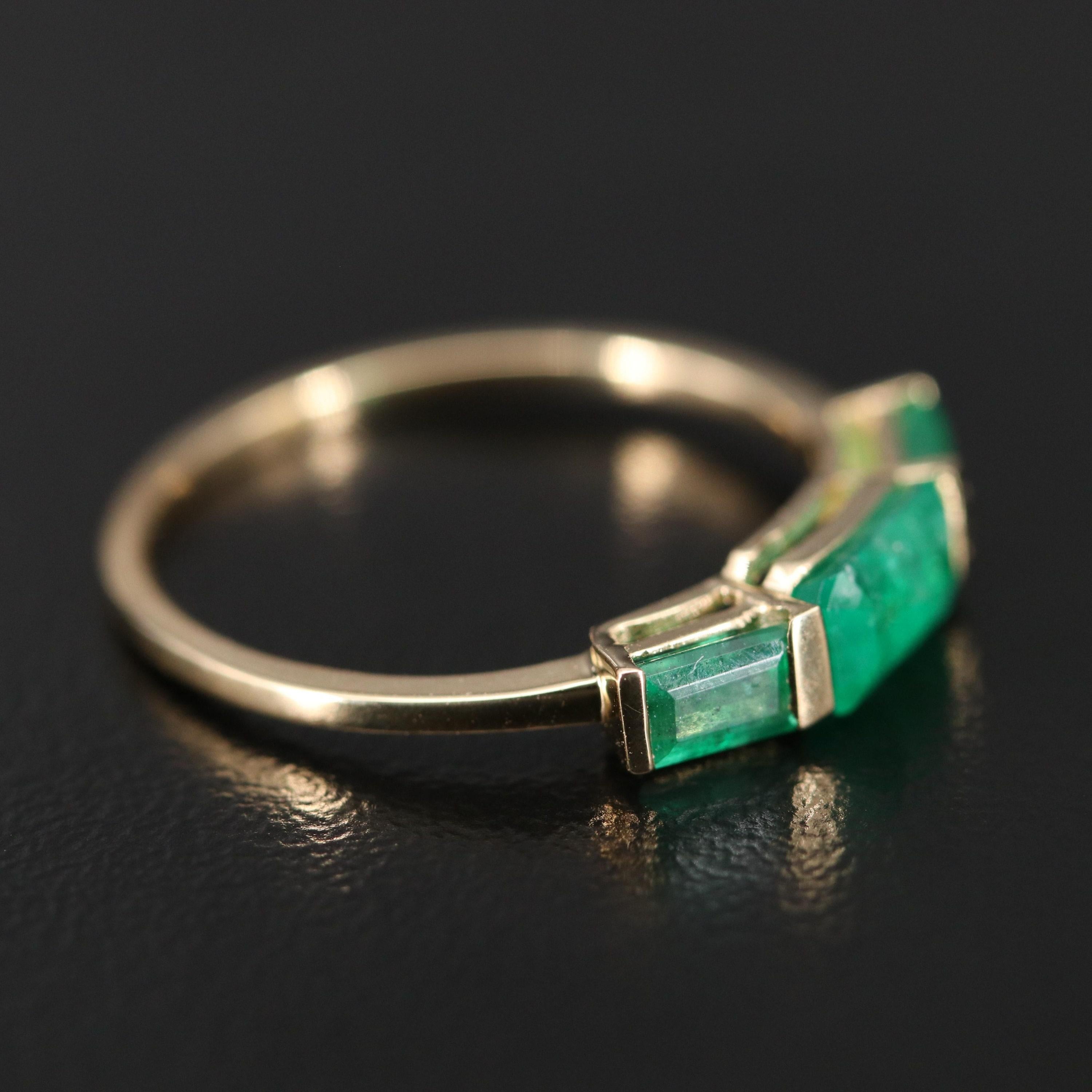 For Sale:  18K Gold 3 CT Natural Emerald Art Deco Style Engagement Ring, Fashion Band Rings 3