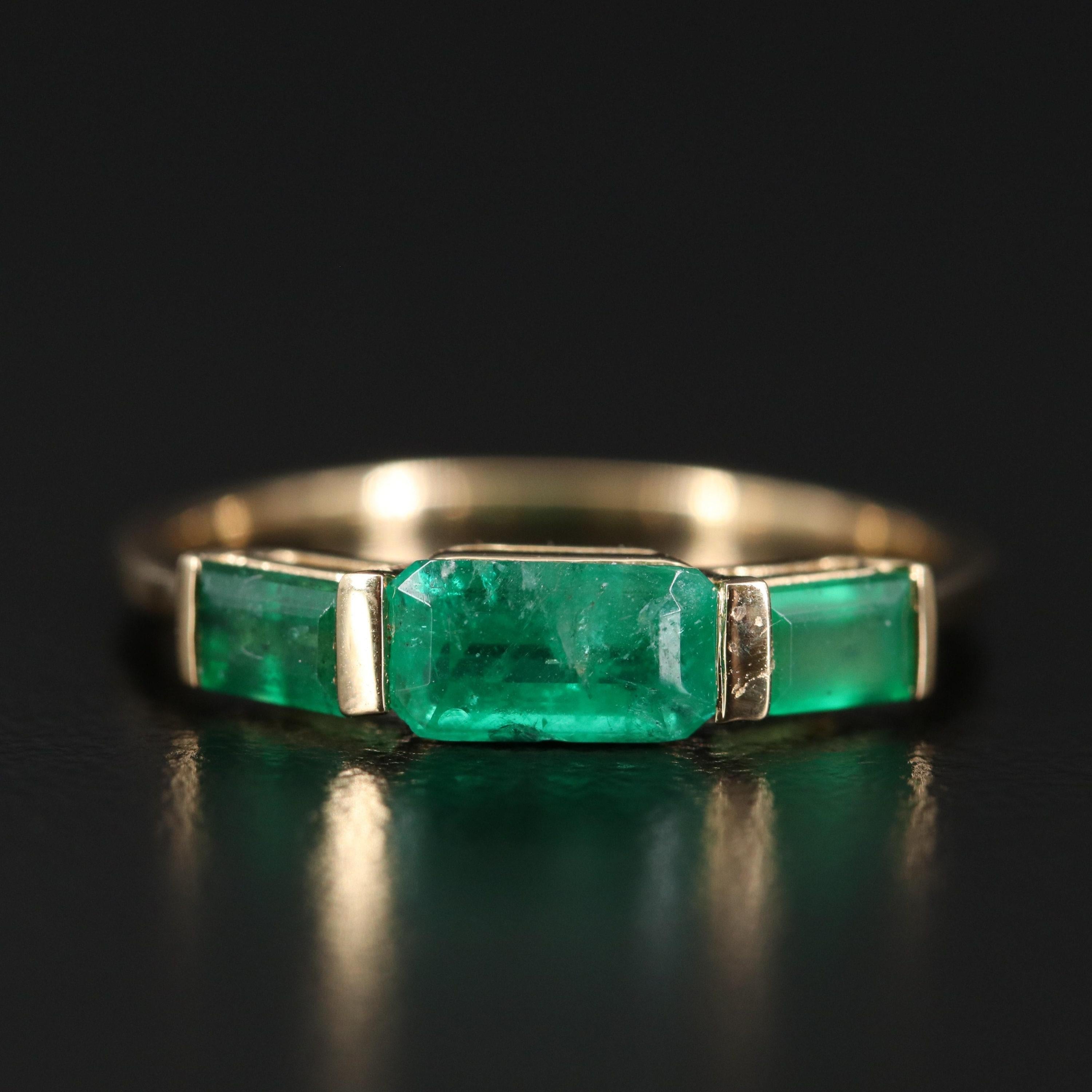 For Sale:  18K Gold 3 CT Natural Emerald Art Deco Style Engagement Ring, Fashion Band Rings 7