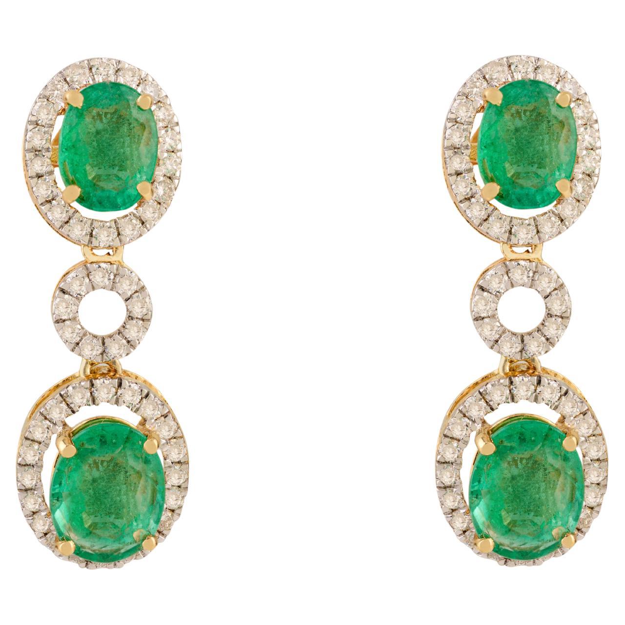 Boucles d'oreilles pendantes en or jaune 18K avec émeraude ovale certifiée 3.82Ct et halo de diamants