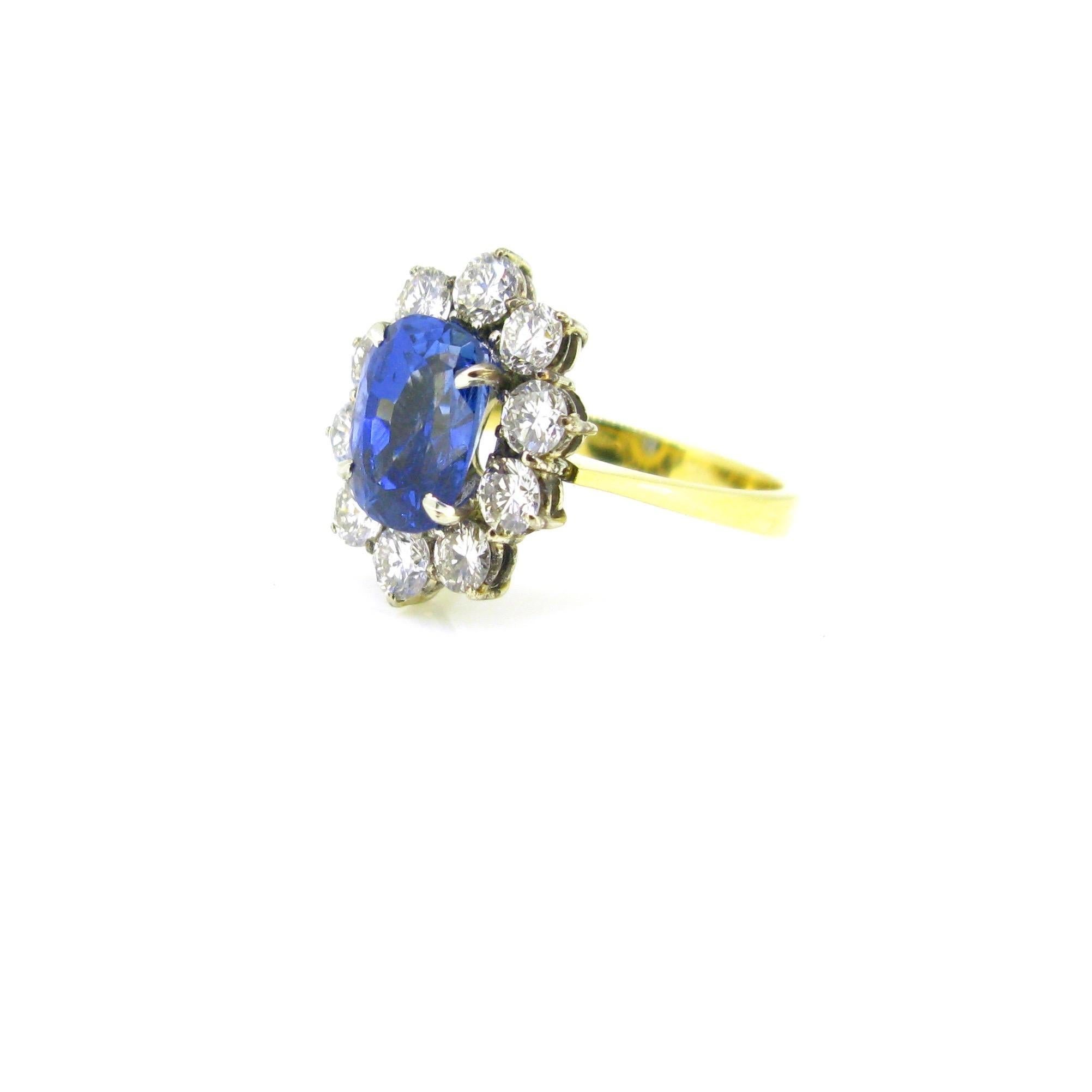 Women's or Men's Certified 3.84 Carat Sapphire Diamonds Cluster Wedding Ring For Sale