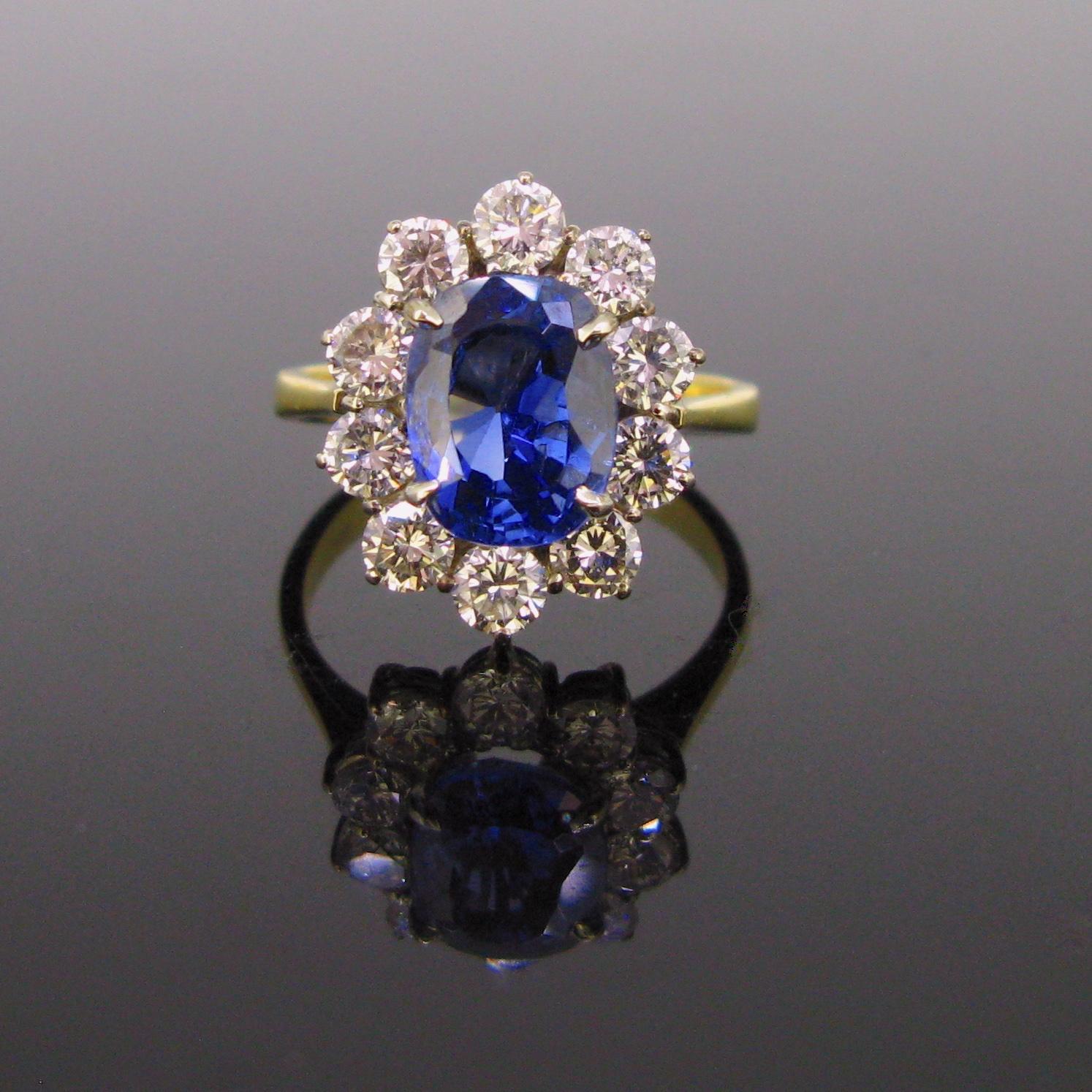 Certified 3.84 Carat Sapphire Diamonds Cluster Wedding Ring For Sale 3