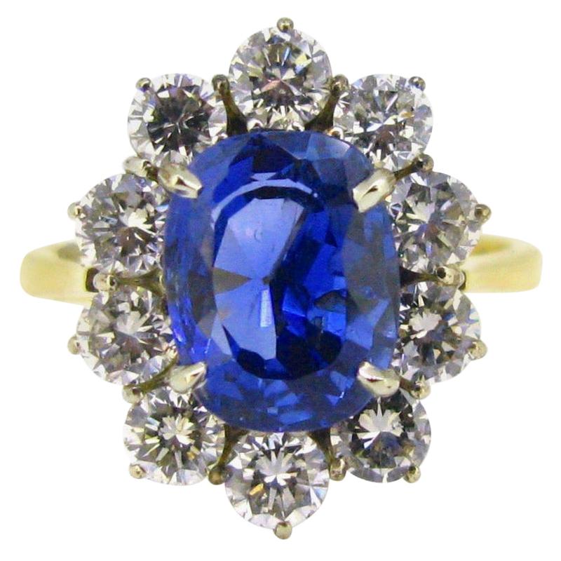 Certified 3.84 Carat Sapphire Diamonds Cluster Wedding Ring For Sale