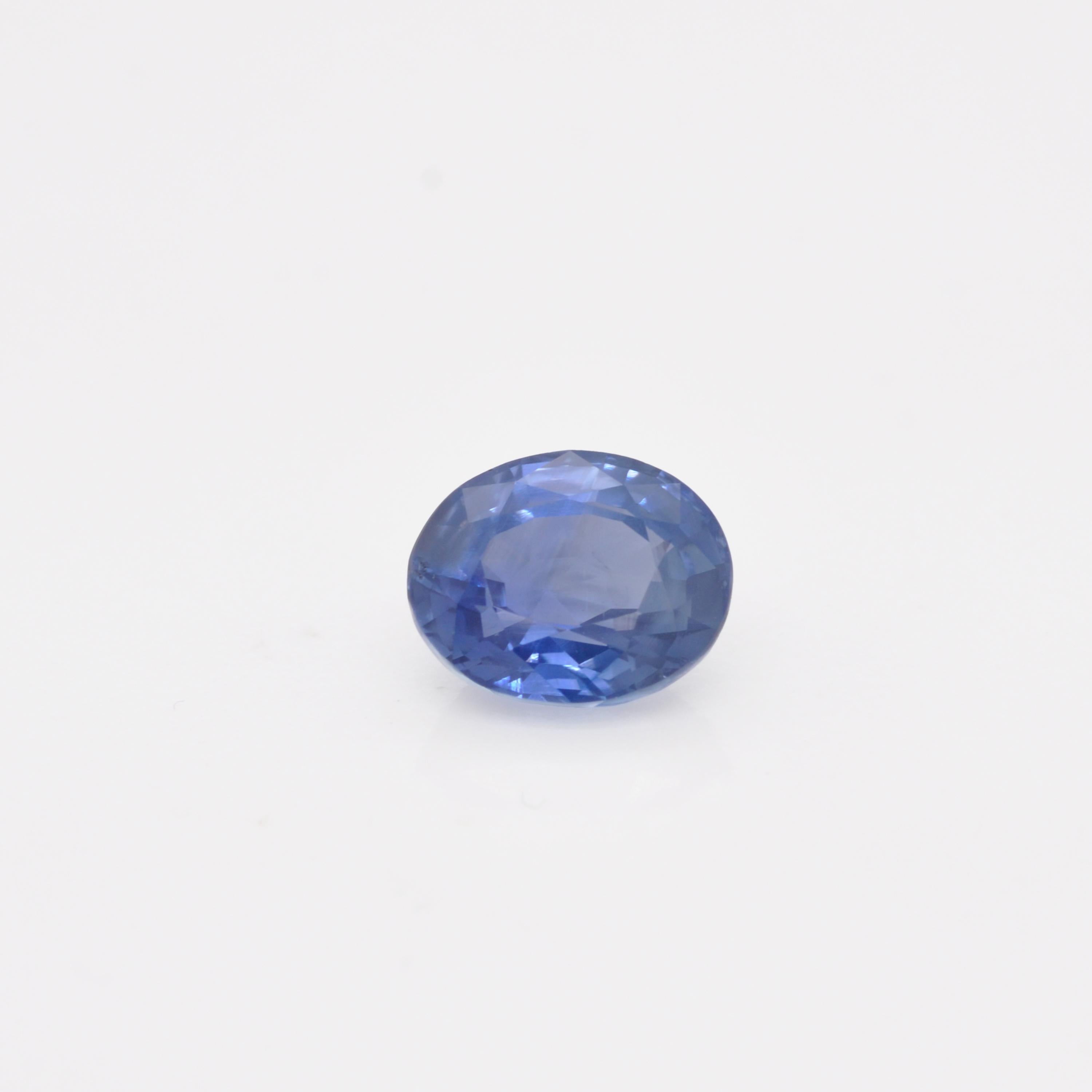 Behold a certified marvel from the legendary sapphire mines of Ceylon, now Sri Lanka—a 3.85 carat Oval Natural Blue Sapphire of unparalleled allure. Measuring 7.98 by 9.64 by 5.40 millimeters, this gemstone exemplifies the pinnacle of Ceylonese