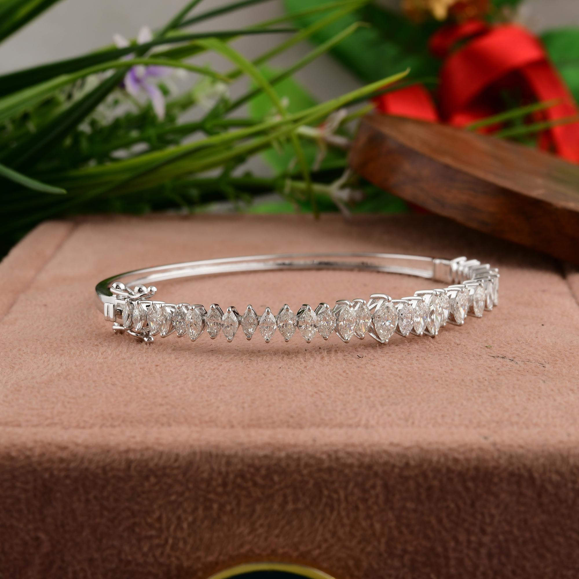 Bracciale Bangle con diamanti certificati da 3,85 carati SI/H in oro bianco massiccio 18 ct. In condizioni Nuovo in vendita a Diera, Dubai