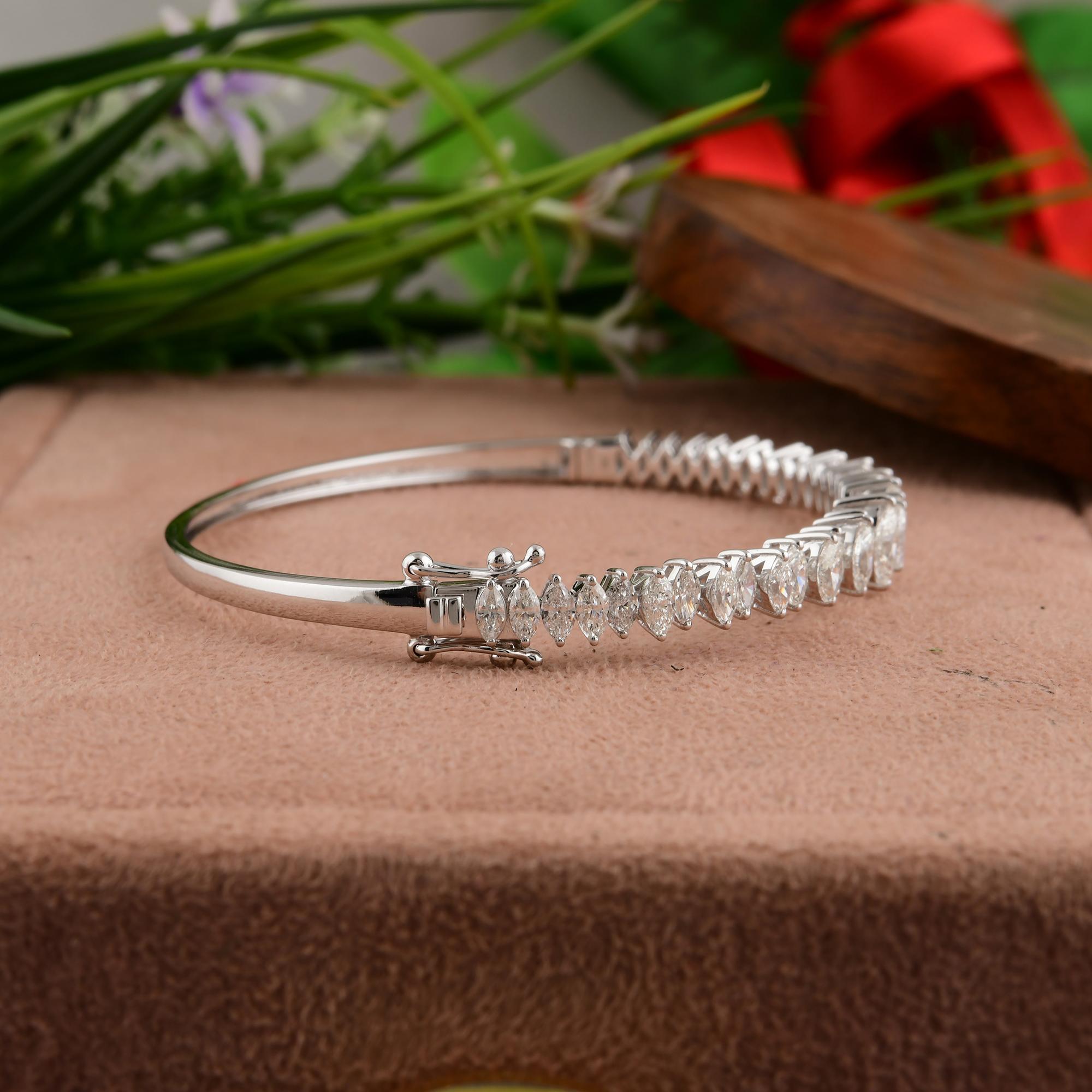 Donna Bracciale Bangle con diamanti certificati da 3,85 carati SI/H in oro bianco massiccio 18 ct. in vendita