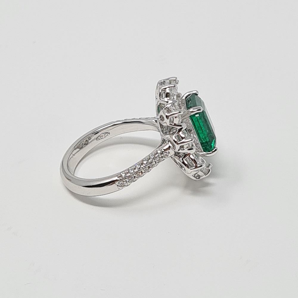 Certified 3.86 Ct Emerald 1.97 Ct Diamonds 18kt White Gold Engagement Ring For Sale 4