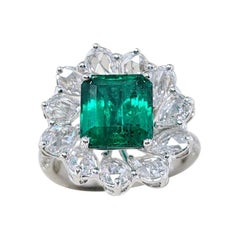 Certified 3.86 Ct Emerald 1.97 Ct Diamonds 18kt White Gold Engagement Ring