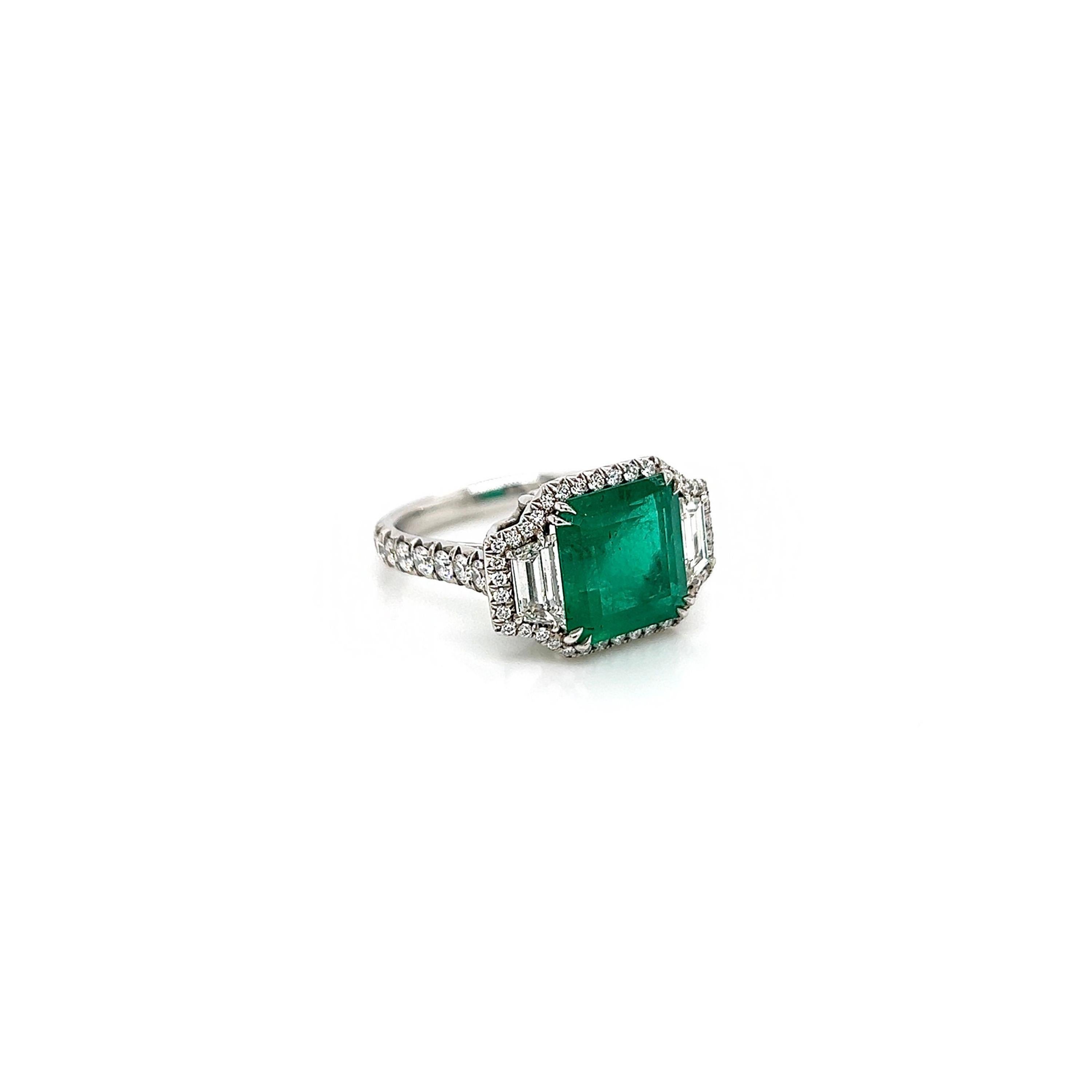 Contemporary Certified 3.91 Carat Natural Emerald Diamond Cocktail Ring Unique Diamond Ring For Sale