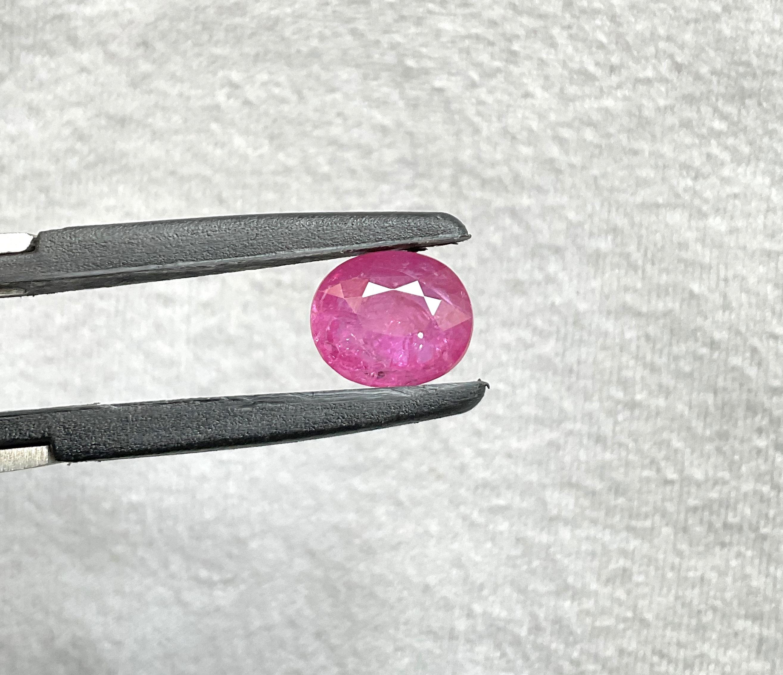 Certified 3.95 Carats Mozambique Ruby Oval Faceted Cut stone No Heat Natural Gem In New Condition In Jaipur, RJ