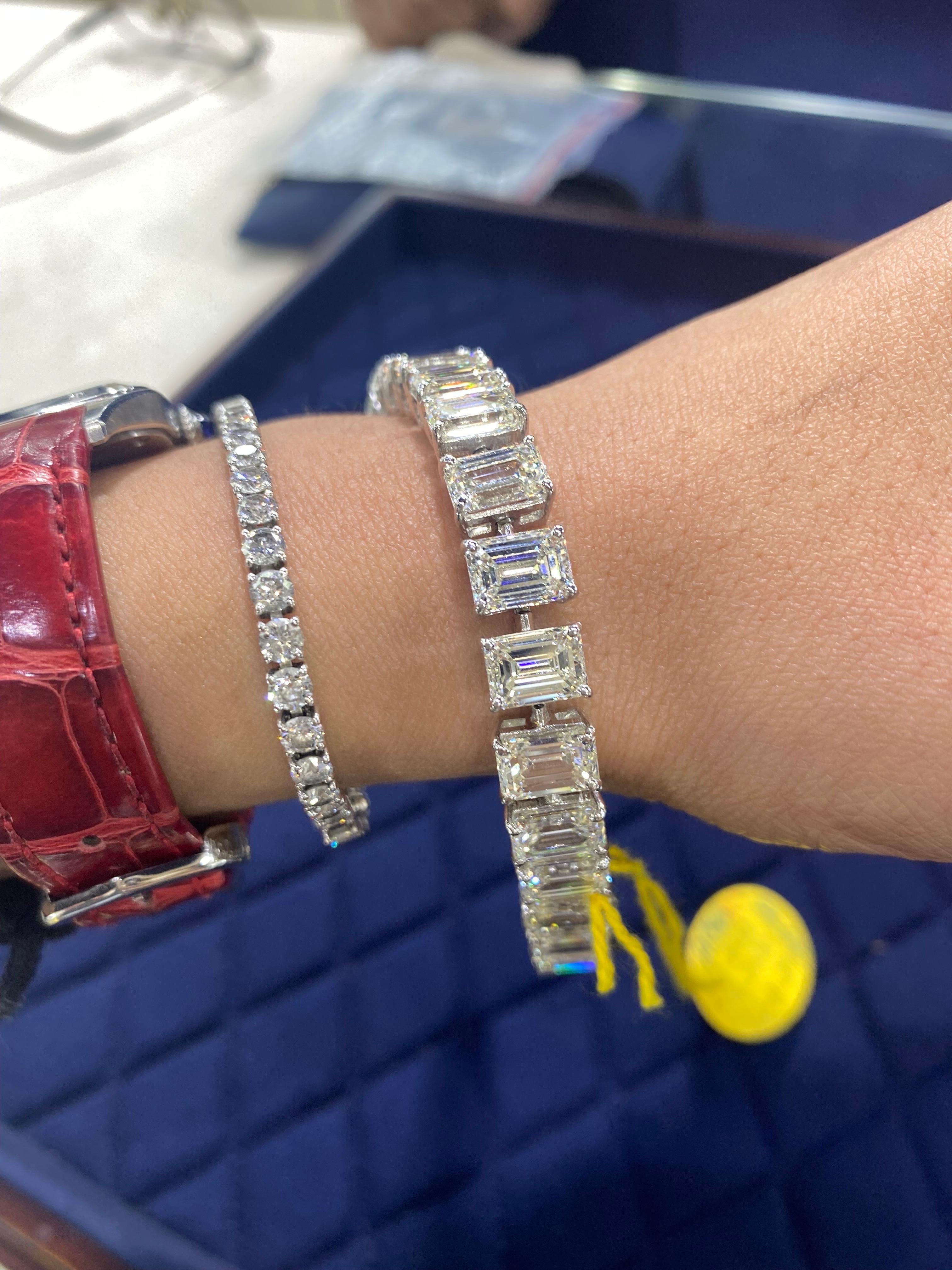 Taille émeraude Bracelet tennis avec diamants certifiés de 39,59 carats taille émeraude (1,5 carat chacun) en vente