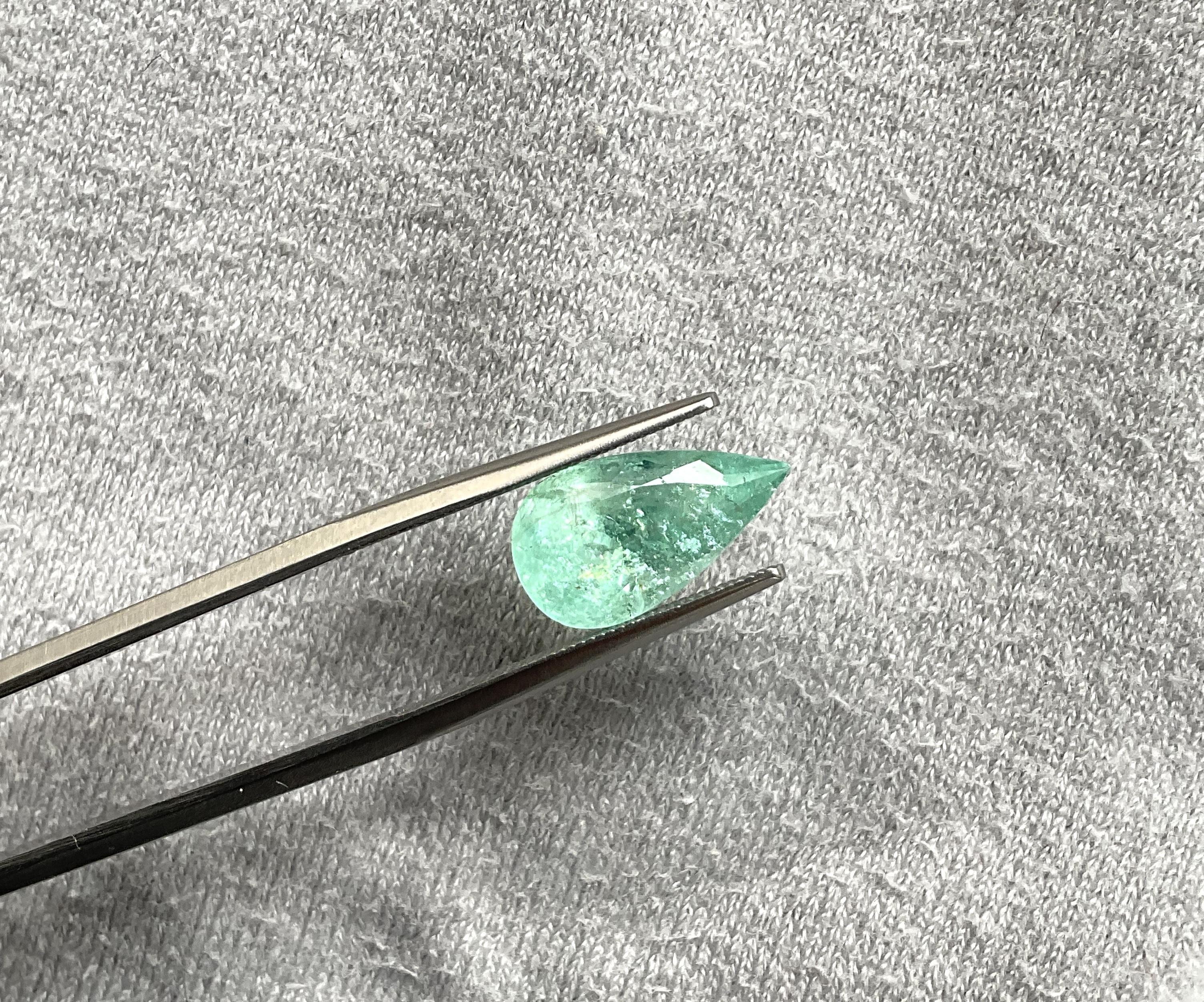 Certified 3.99 Carats Green Paraiba Tourmaline Pear Cut Stone for Fine Jewelry In New Condition For Sale In Jaipur, RJ