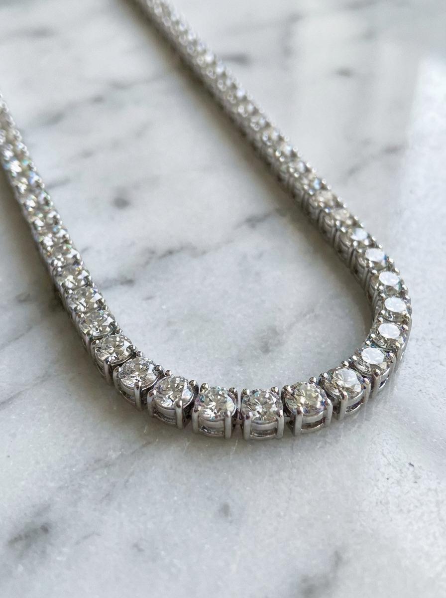 Contemporain Collier de tennis en or blanc 18 carats, diamant certifié 40 carats H-VS2 en vente