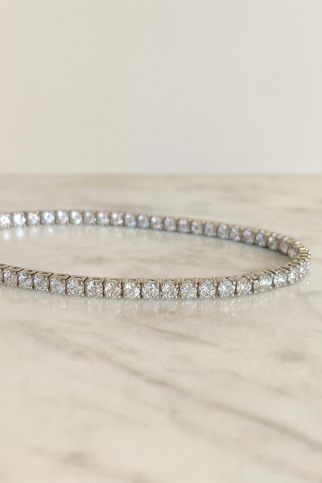 Taille ronde Collier de tennis en or blanc 18 carats, diamant certifié 40 carats H-VS2 en vente