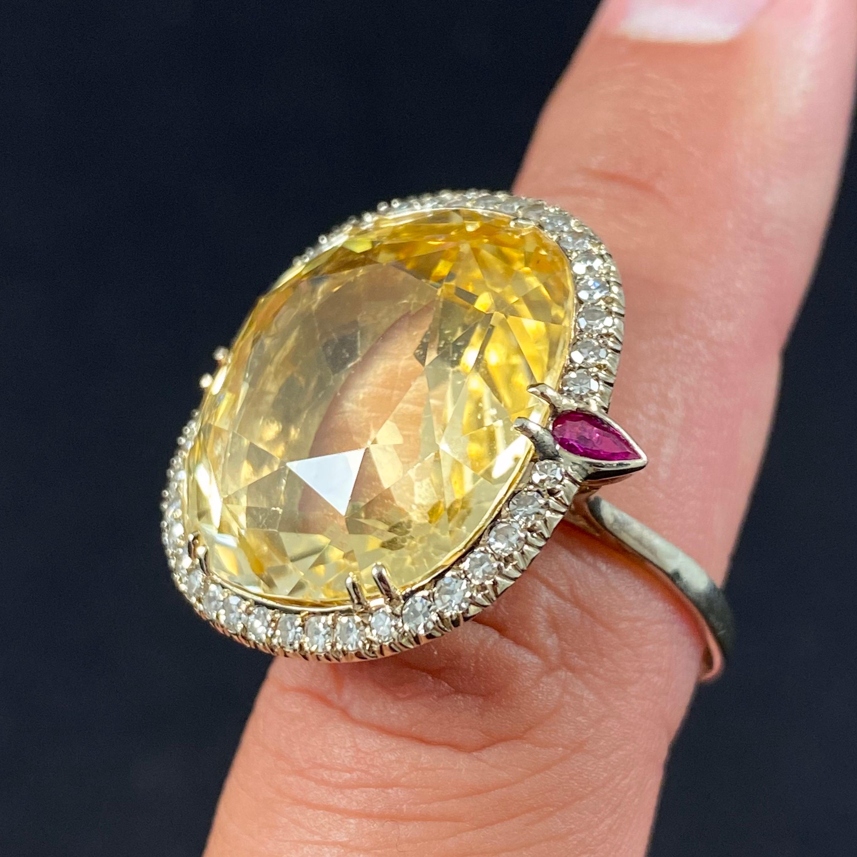Certified 40 Carat Natural Unheated Ceylon Yellow Sapphire Diamond Cocktail Ring For Sale 3