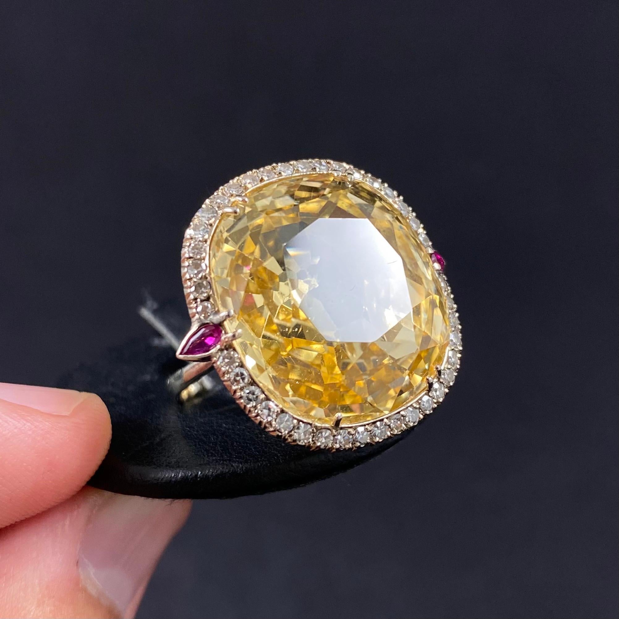 Women's or Men's Certified 40 Carat Natural Unheated Ceylon Yellow Sapphire Diamond Cocktail Ring For Sale
