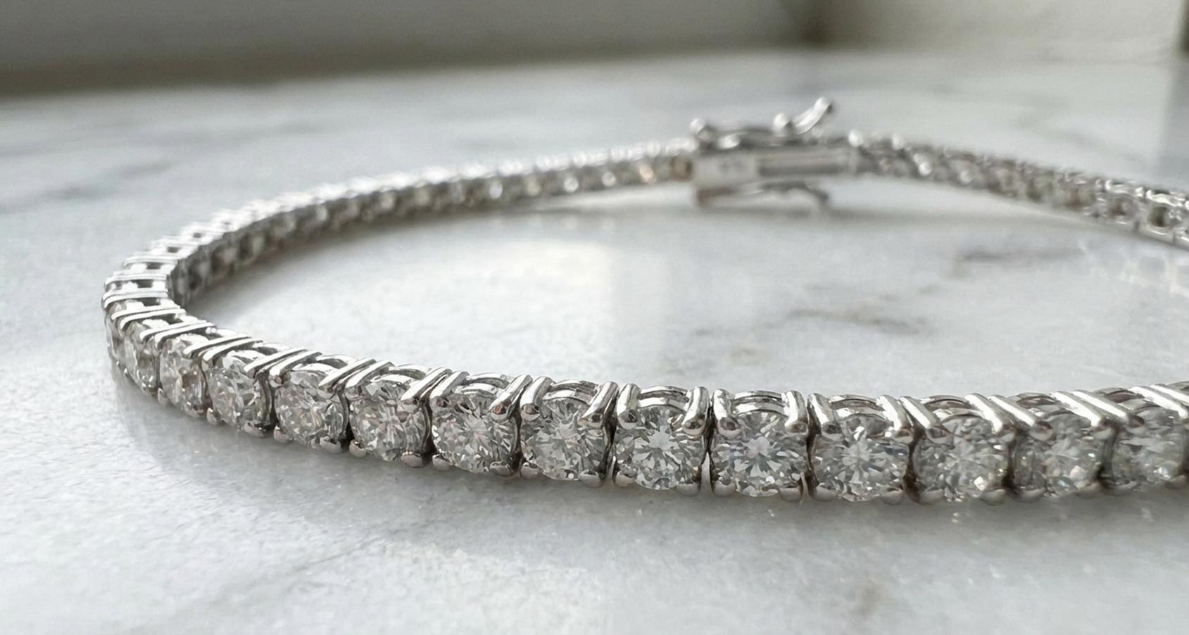 Pulsera de tenis con diamantes redondos certificados de 4,00 quilates en oro blanco de 18 quilates Contemporáneo en venta