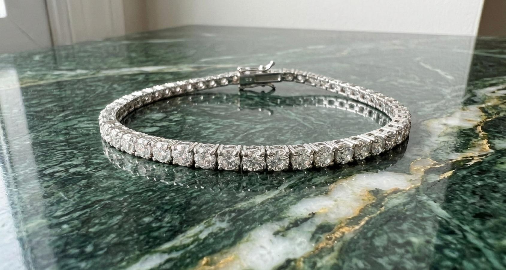 Pulsera de tenis con diamantes redondos certificados de 4,00 quilates en oro blanco de 18 quilates Corte redondo en venta