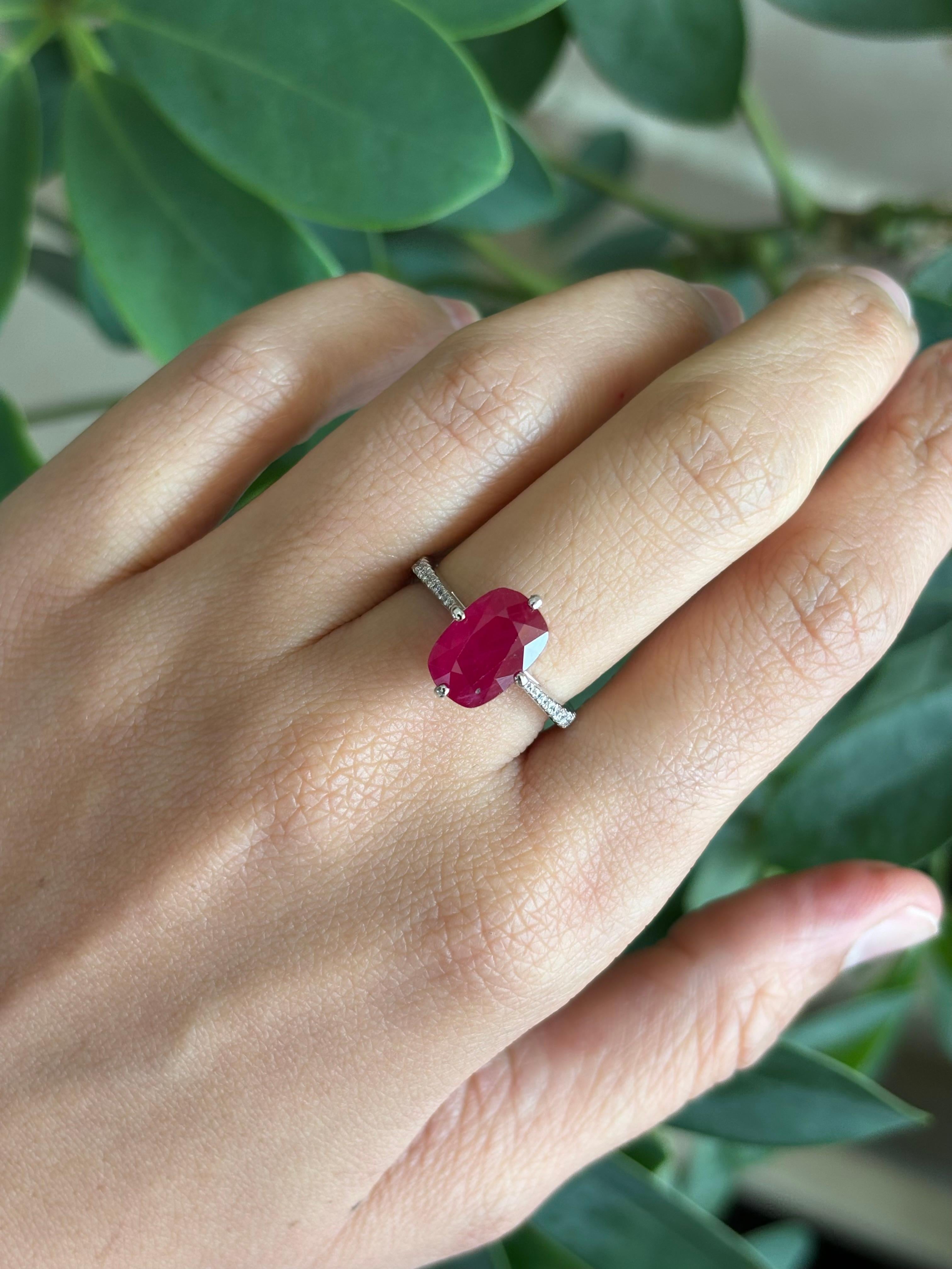 Certified 4.06 Carat Burma Ruby and Diamond Engagement Ring For Sale 1