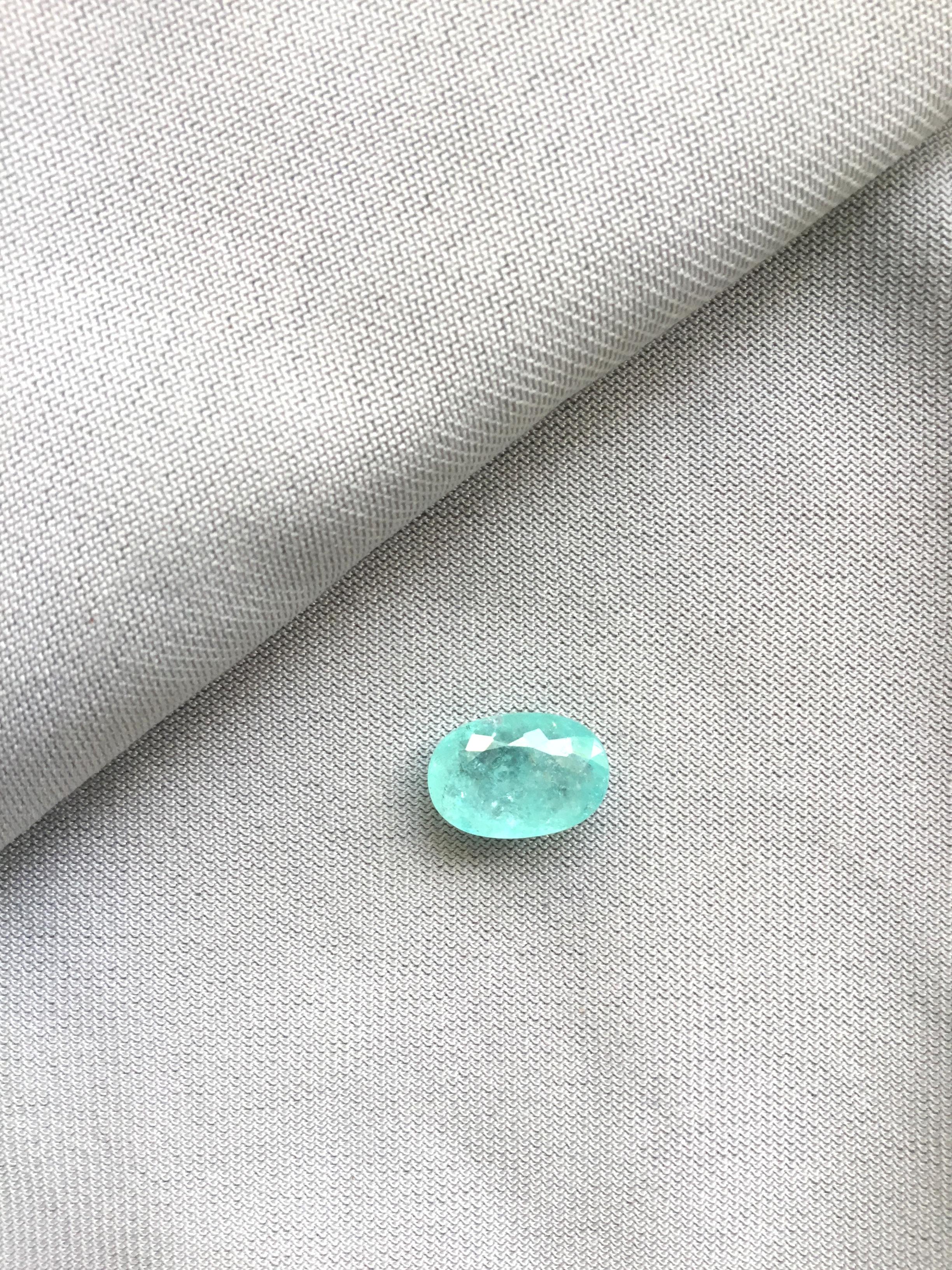 Certified 4.09 Carats Paraiba Tourmaline Oval Cut Stone for Fine Jewellery In New Condition For Sale In Jaipur, RJ