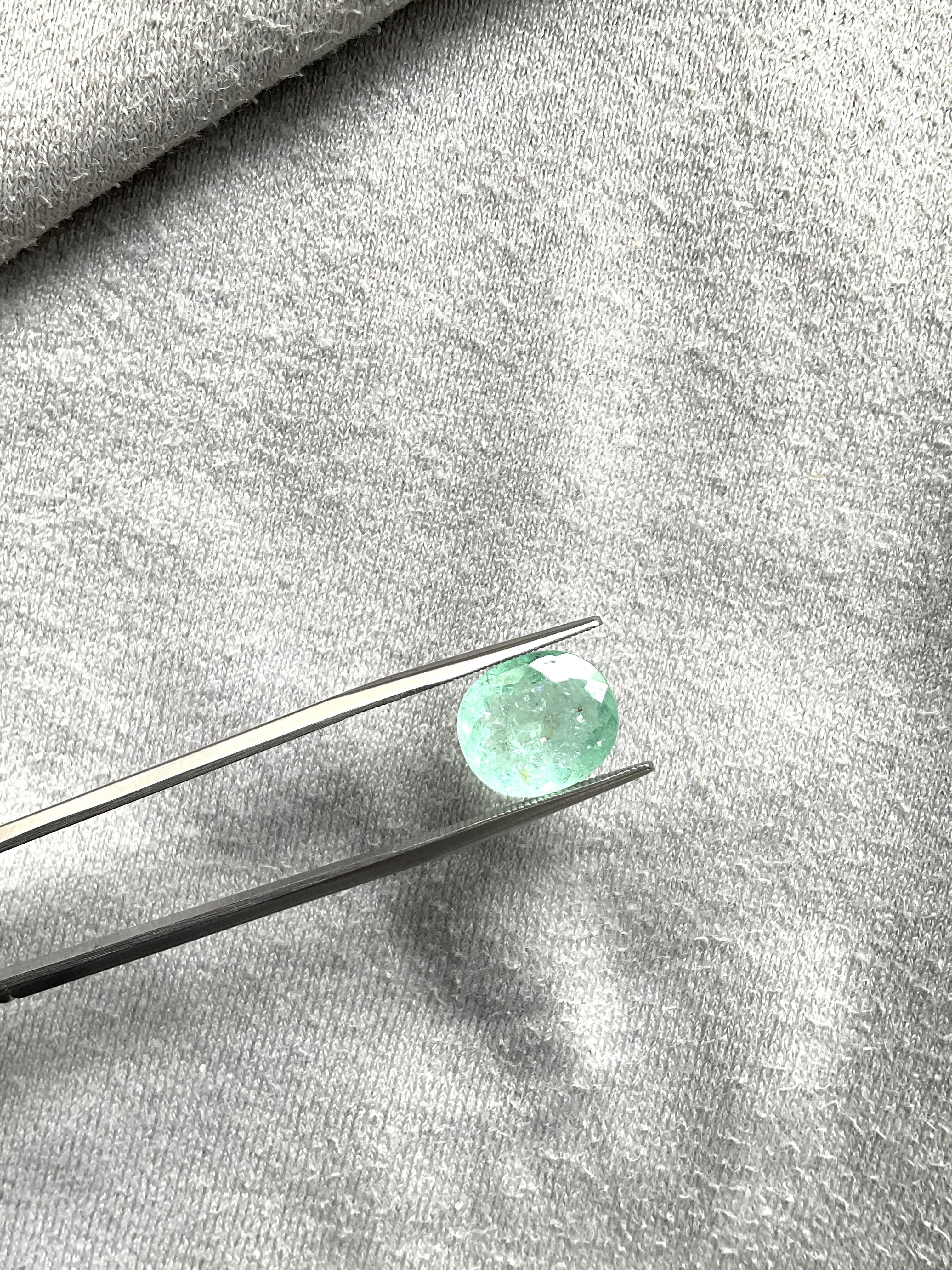 Certified 4.19 Carats Green Paraiba Tourmaline Oval Cut Stone for Fine Jewelry In New Condition For Sale In Jaipur, RJ