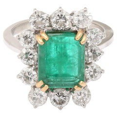 Vintage Certified 4.21 Carats Brazilian Emerald Diamonds 18 Carats White Gold Pompadour