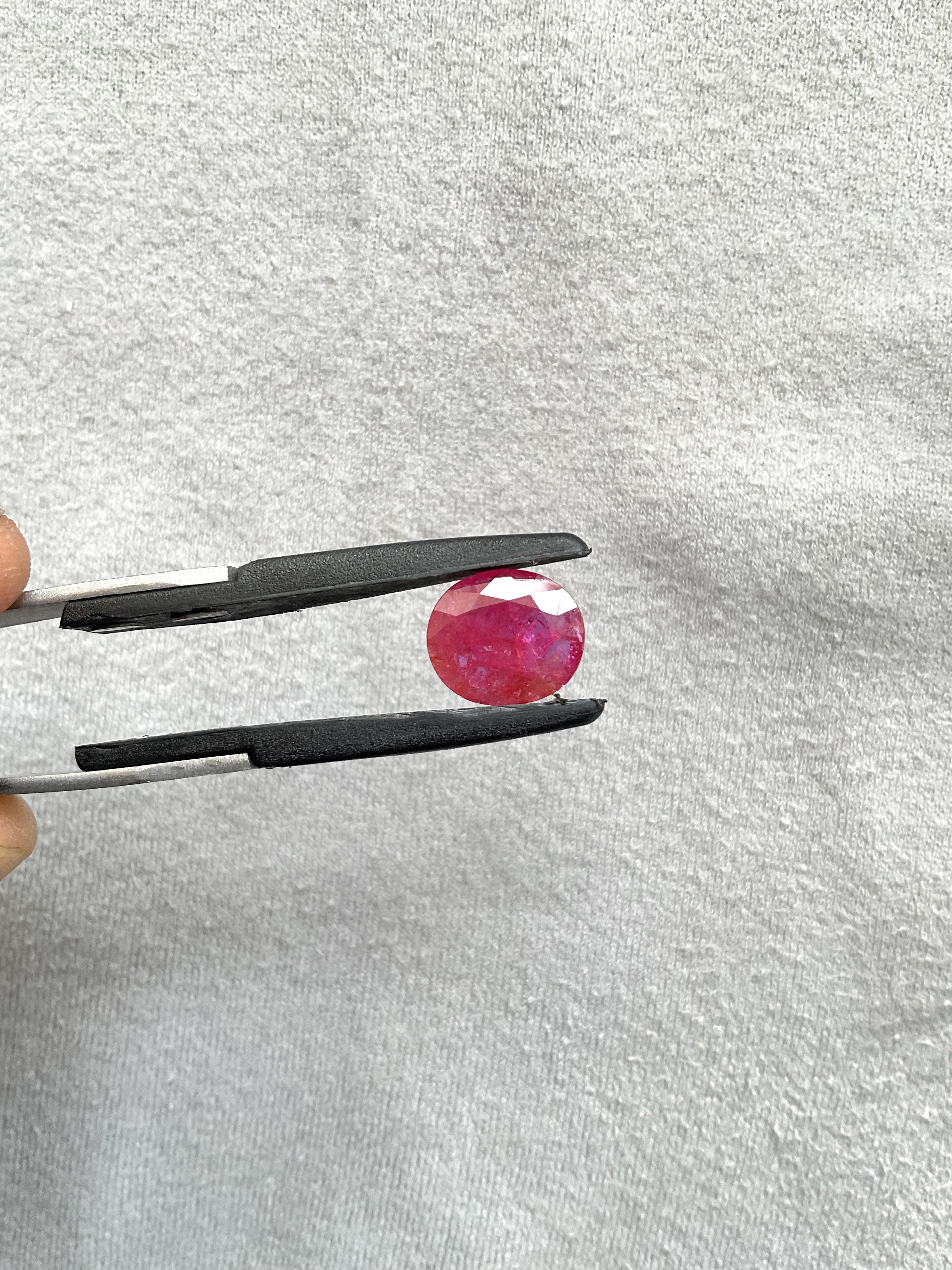 Certified 4.23 Carats Mozambique Ruby Oval Faceted Cut stone No Heat Natural Gem In New Condition For Sale In Jaipur, RJ