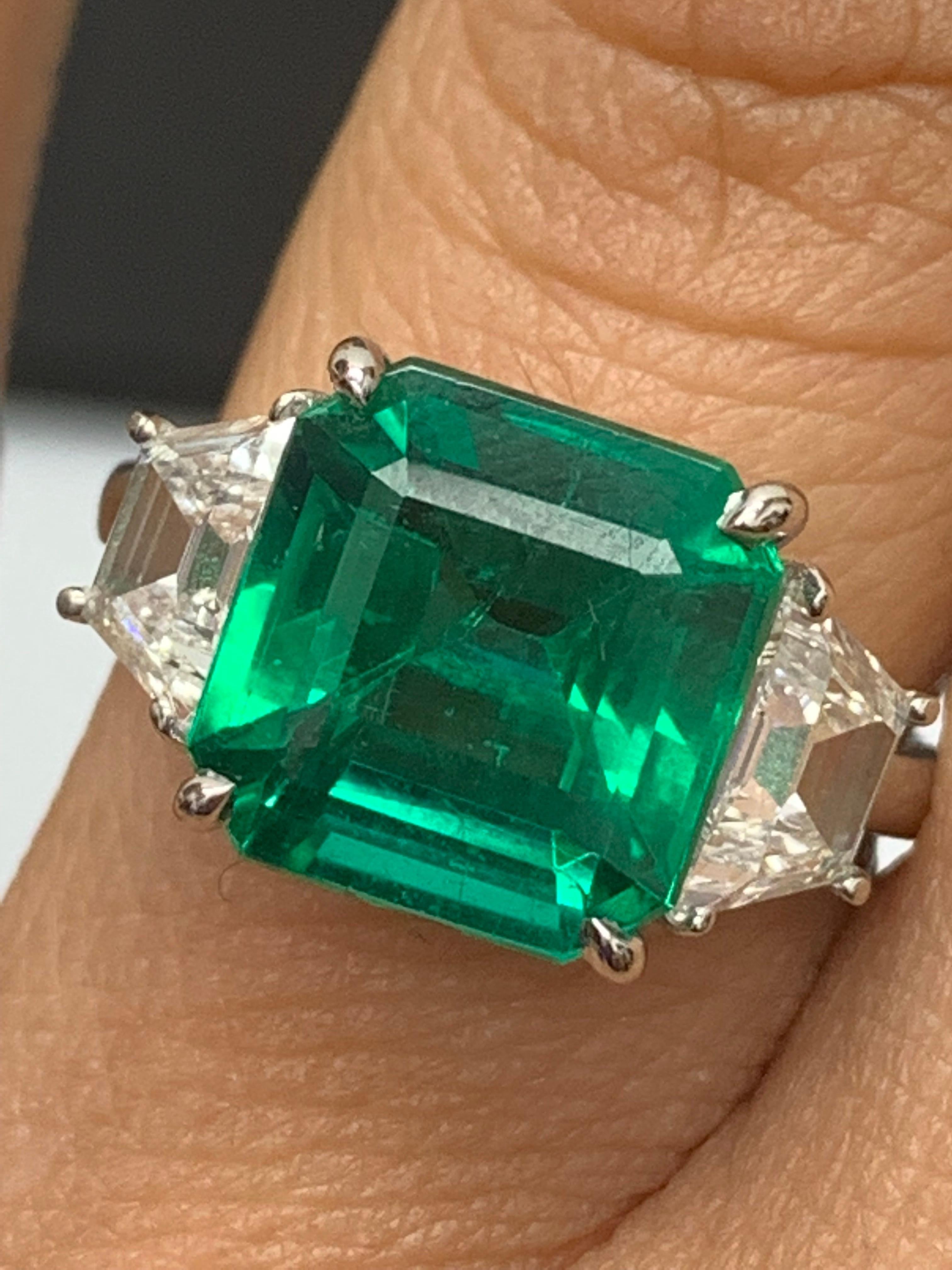 Certified 4.26 Carat Emerald Cut Emerald and Diamond 3 Stone Engagement Ring For Sale 6