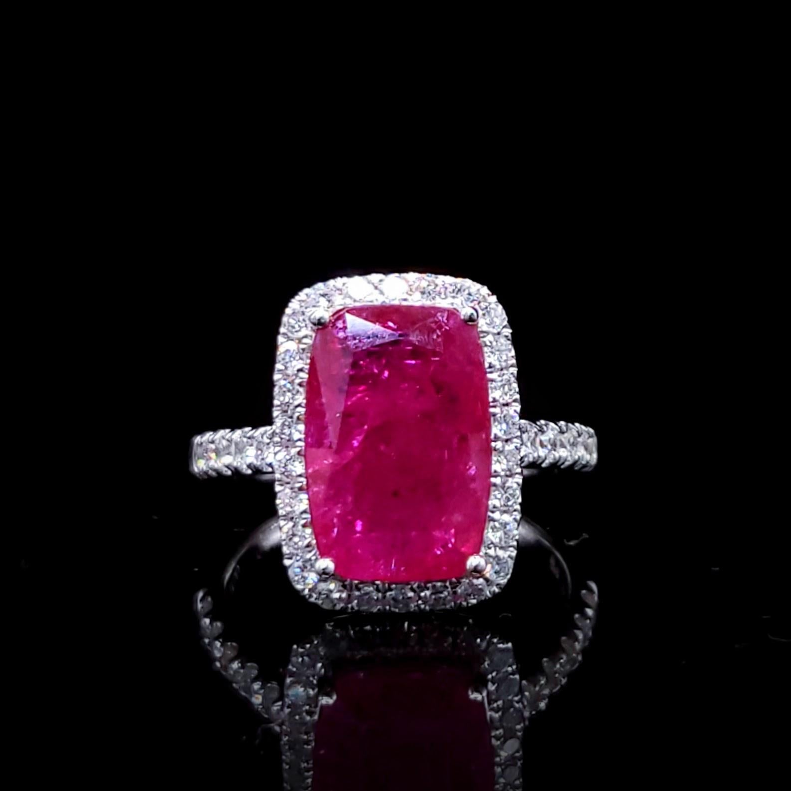Bague en or blanc 18 carats, rubis de Birmanie certifié sans chaleur et diamants de 4,30 carats en vente 4