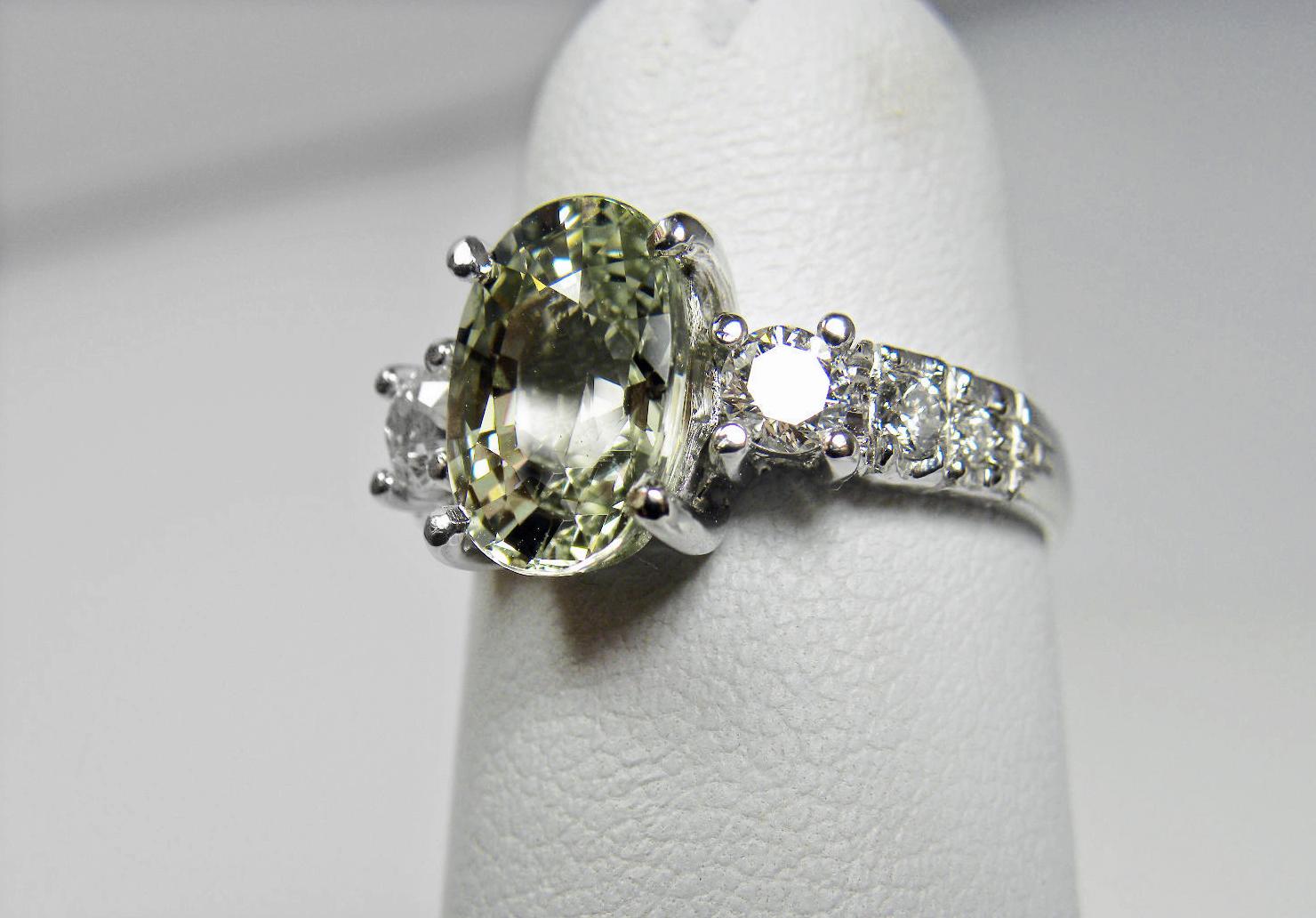 Certified 4.38 Carat Untreated Fine Sapphire and Diamond Engagement Ring 18K For Sale 1