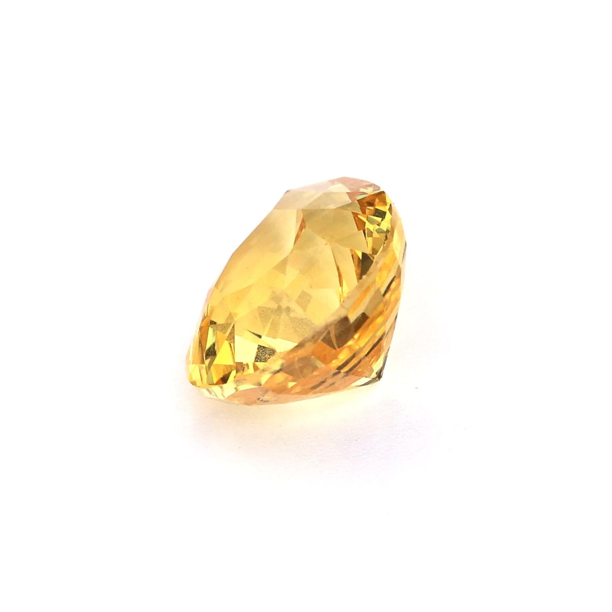 Certified 4.45 ct Natural Yellow Sapphire Pear Shape Ceylon Origin Ring Stone In New Condition For Sale In Makola, LK