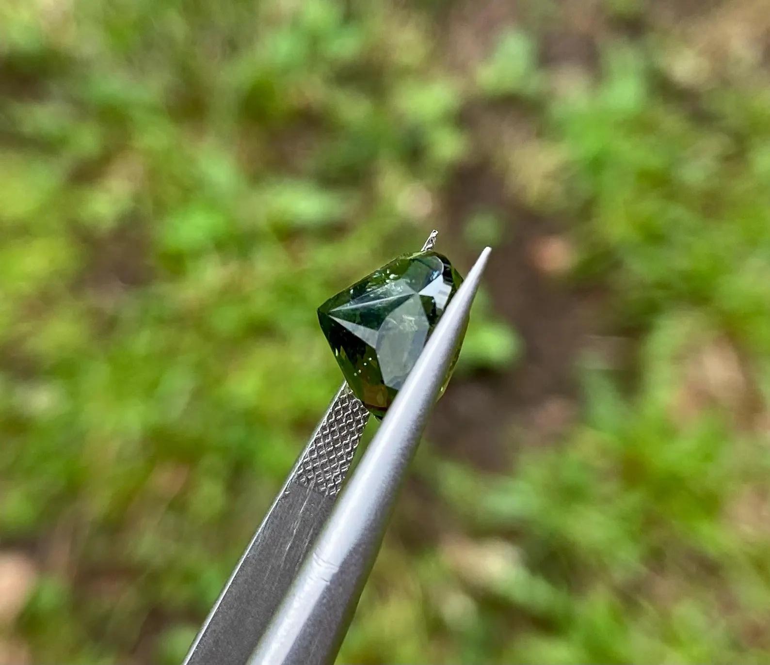 Zertifiziert 4.57Ct Natürlicher Grüner Apatit lose Edelstein, Kissen , Herkunft Nigeria im Angebot 1
