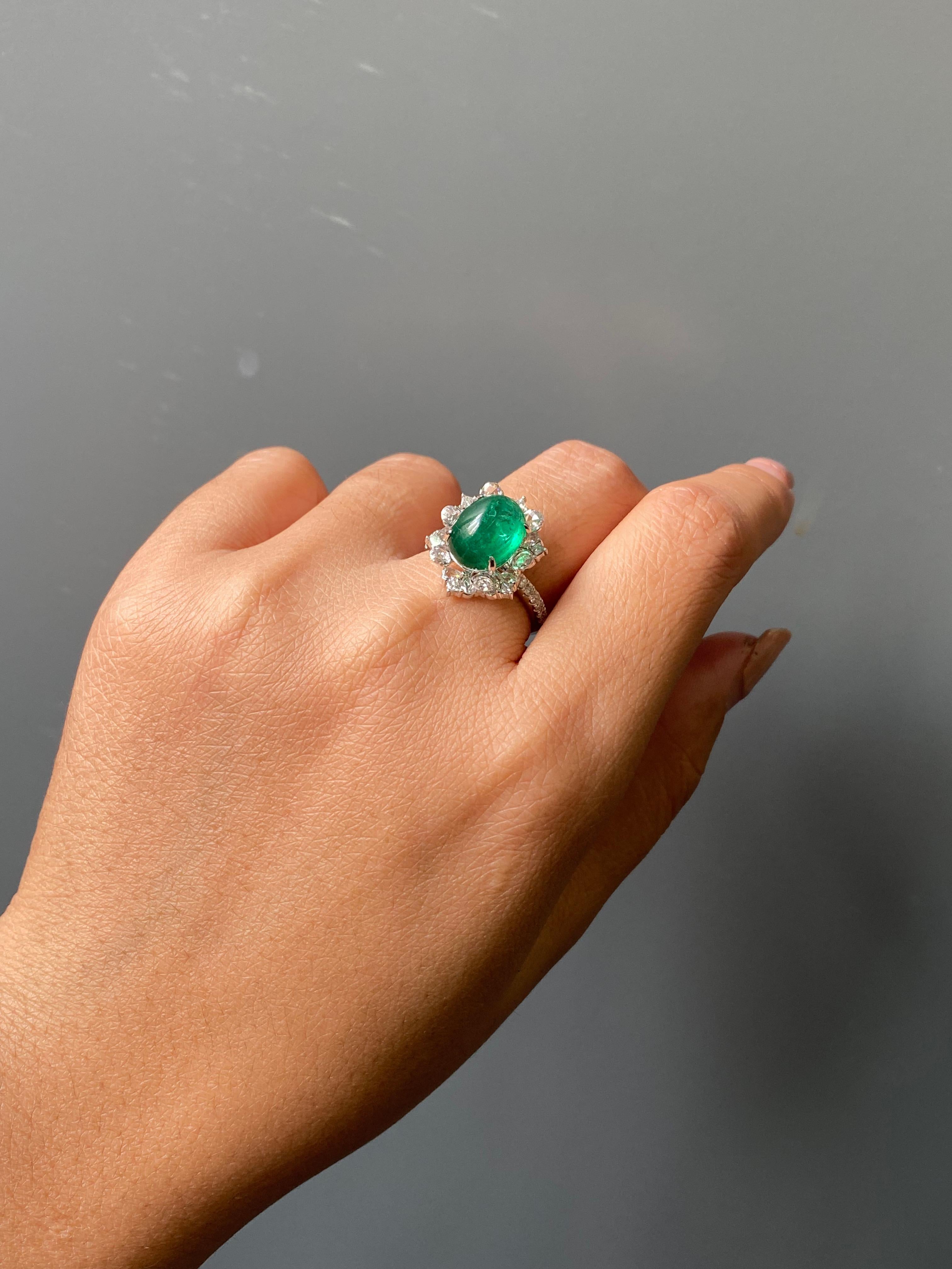 Certified 4.76 Carat Emerald Cabochon and Diamond Cocktail Engagement Ring In New Condition For Sale In Bangkok, Thailand