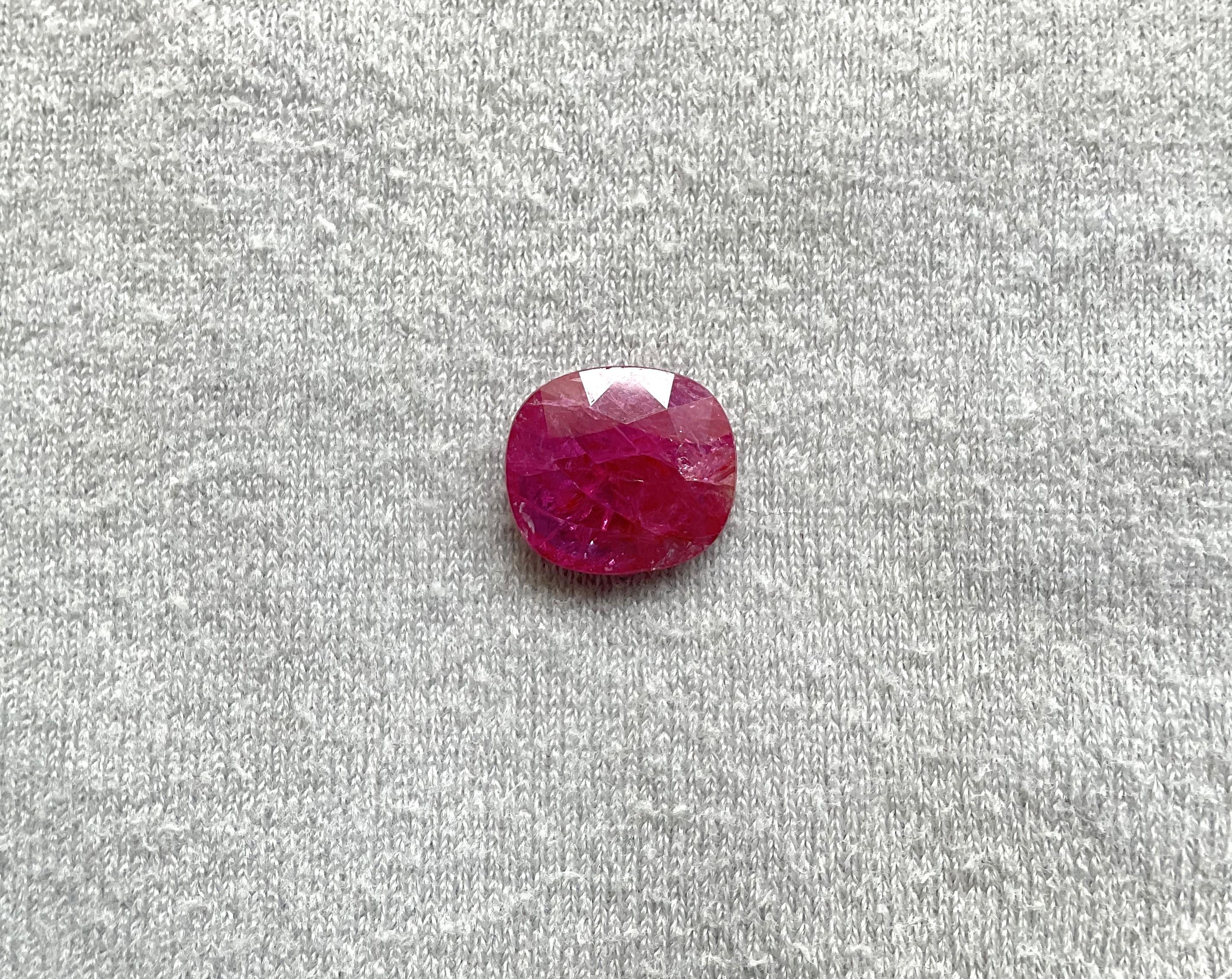 Certified 4.77 Carats Mozambique Ruby Oval Faceted Cut stone No Heat Natural Gem In New Condition For Sale In Jaipur, RJ