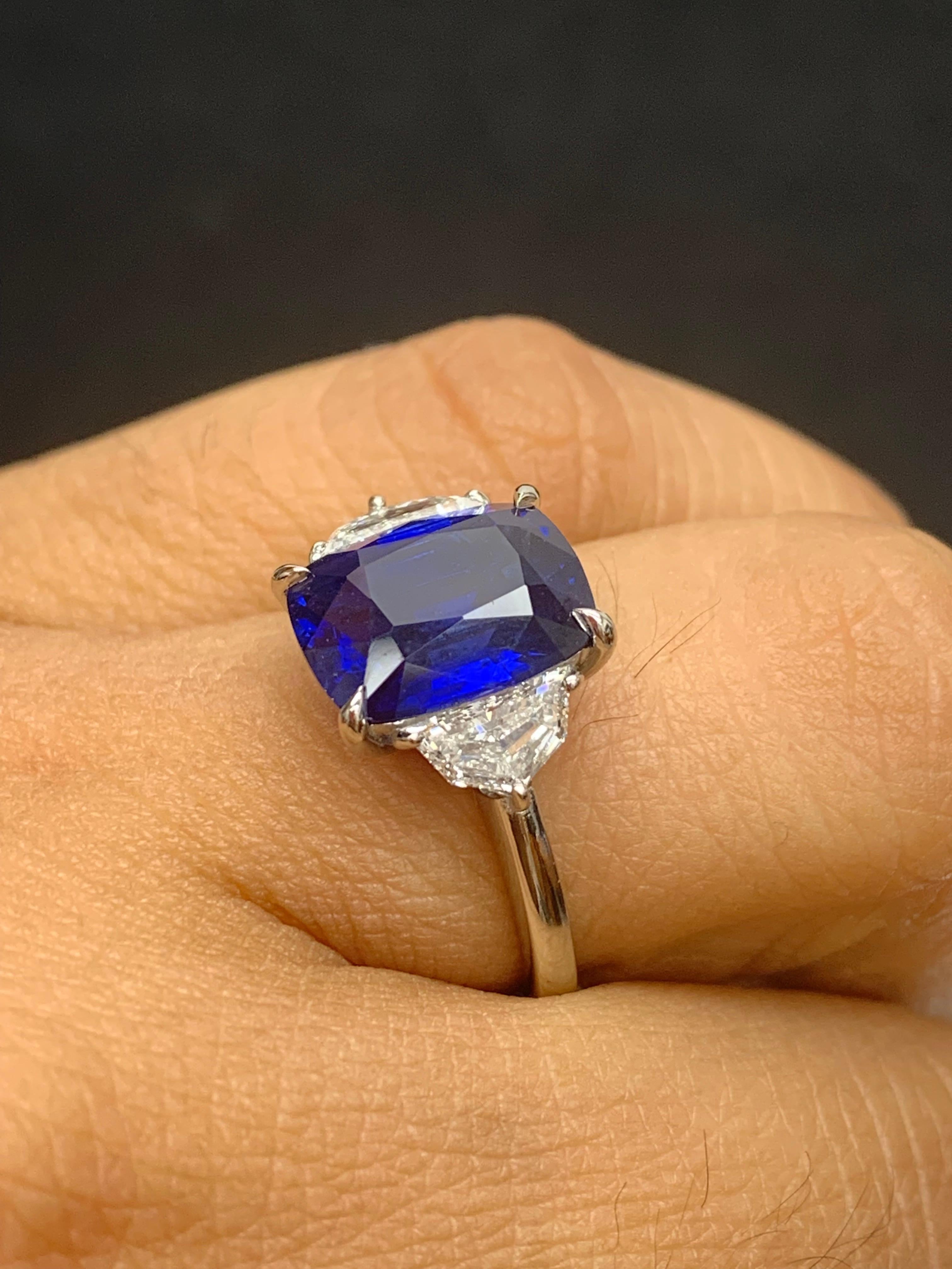 Certified 4.79 Carat Cushion Cut Sapphire & Diamond Engagement Ring in Platinum In New Condition For Sale In NEW YORK, NY