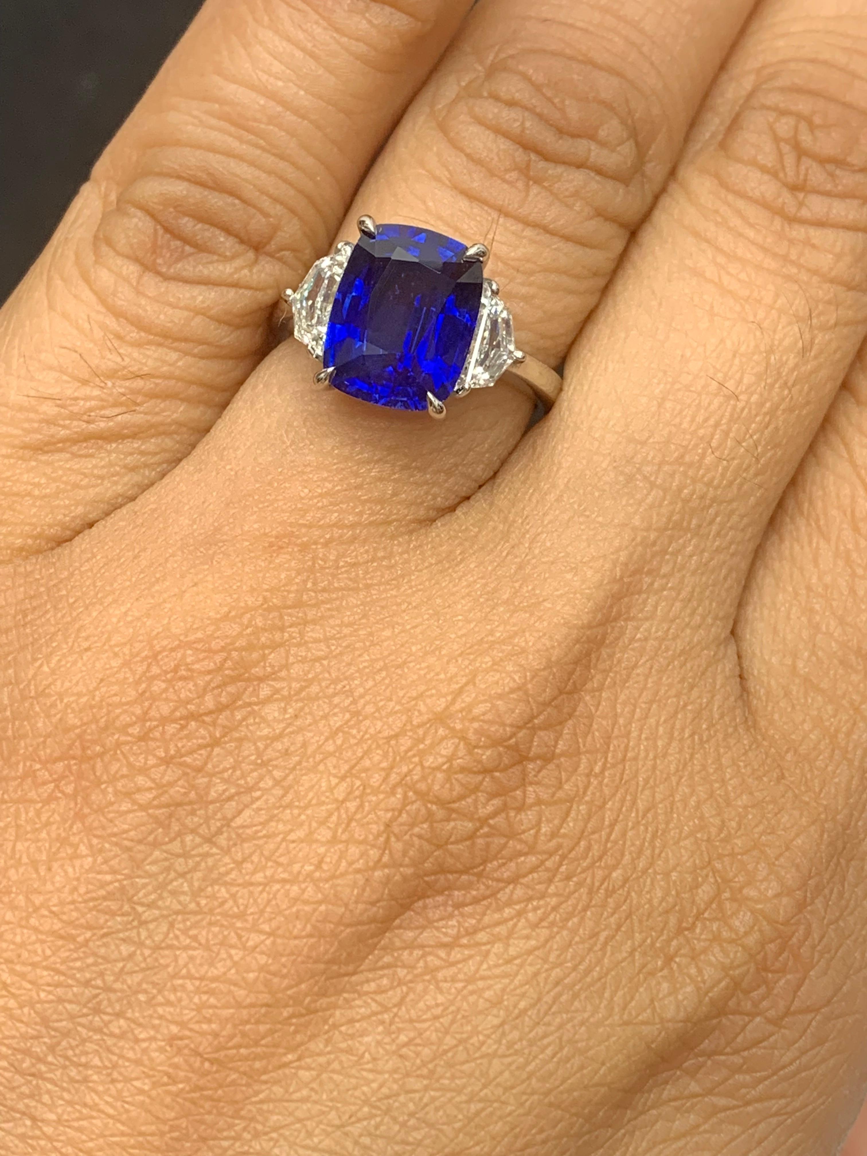 Certified 4.79 Carat Cushion Cut Sapphire & Diamond Engagement Ring in Platinum For Sale 1