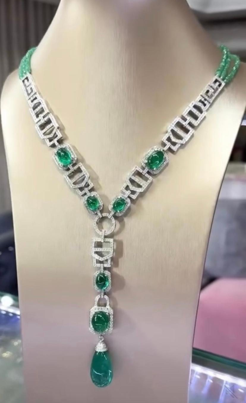 Women's Certified 48.00 Carats Zambian Emeralds 7.60 Carats Diamonds 18k Gold Necklace For Sale