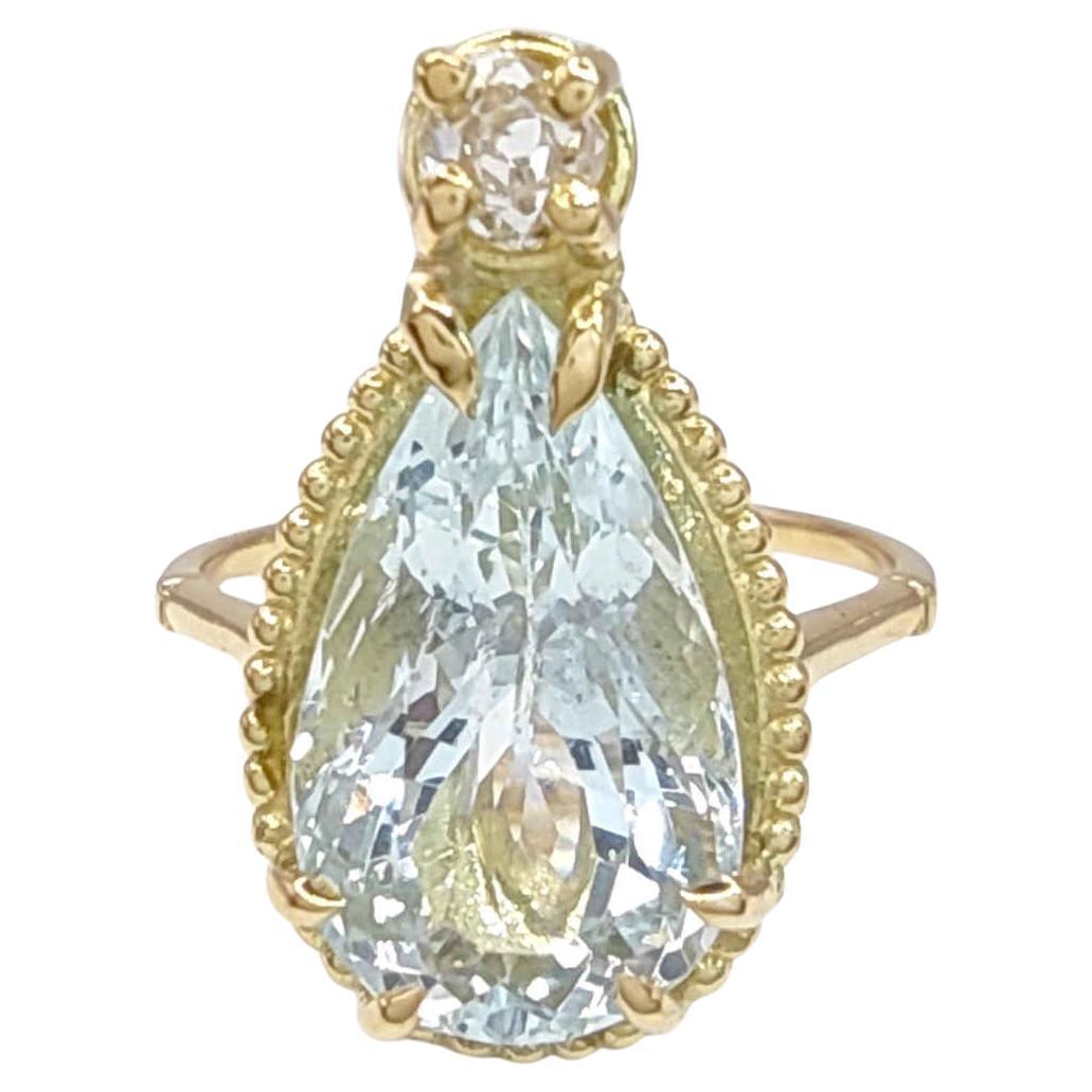  Aigue-marine certifiée 4,90 carats  Bague en or jaune 18 diamants  Fabrication artisanale en vente