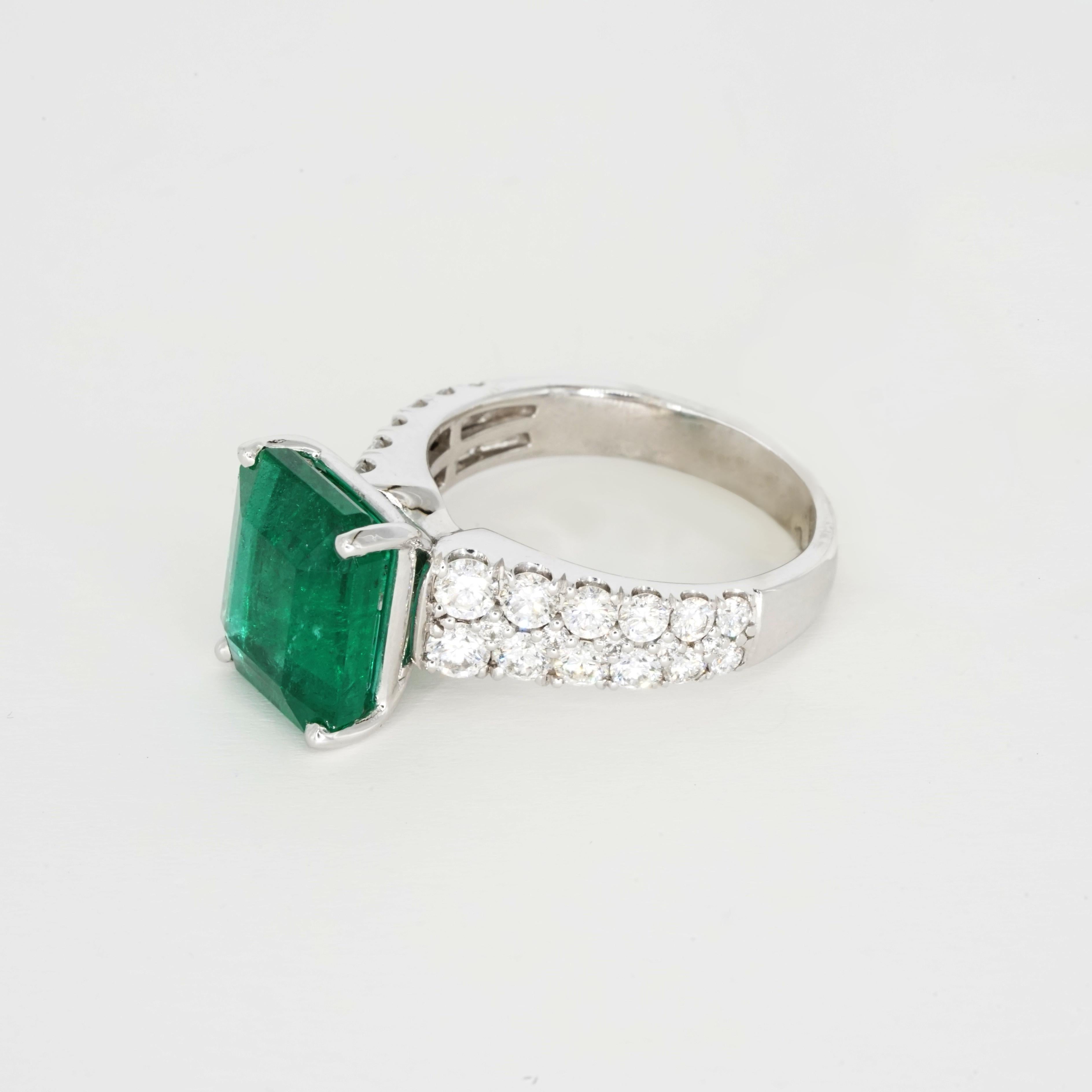Cushion Cut Certified 5 Carat Natural Cushion Green Emerald 18k Gold Ring For Sale