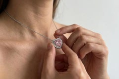 Collier avec pendentif en forme de cœur en saphir rose de Ceylan non chauffé certifié 5 carats et diamant