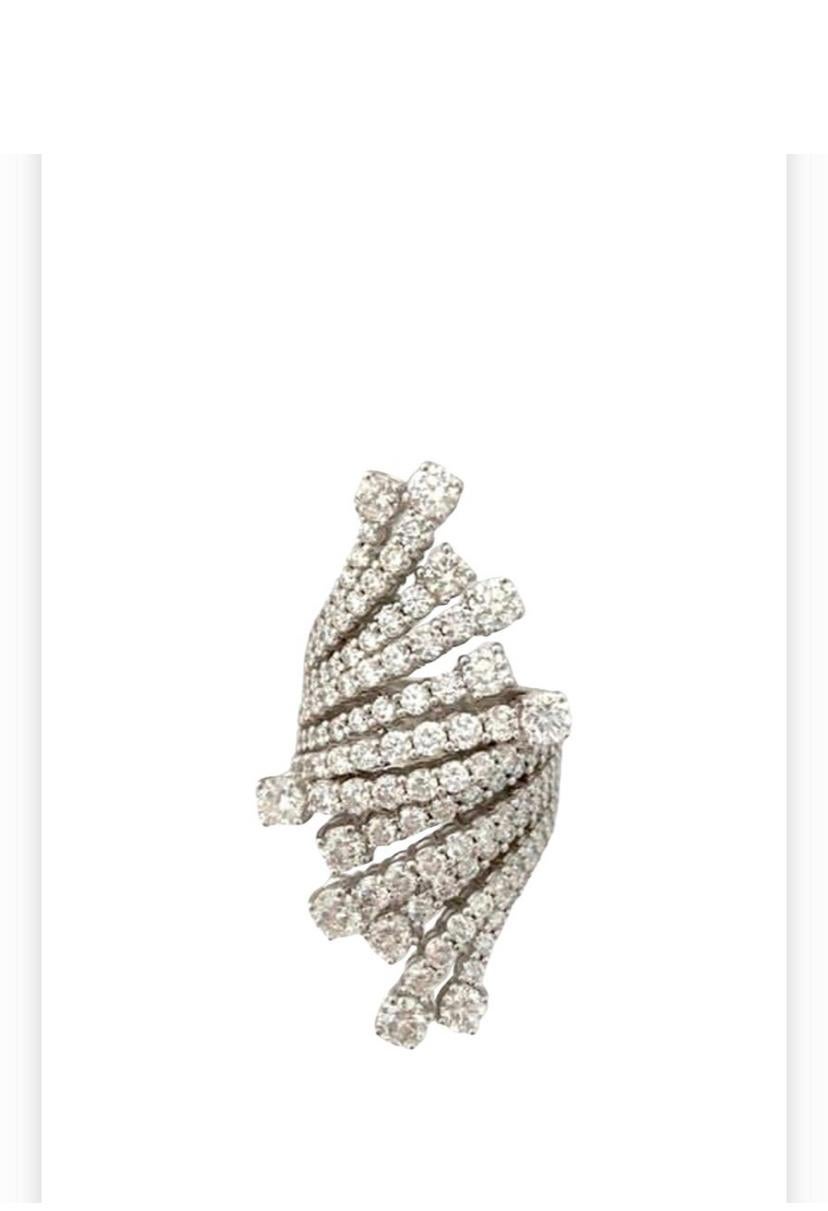 Anillo de oro de 18 quilates con diamantes certificados de 5 quilates en venta 1