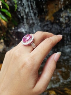 Certified 5 Cts Pink Sapphire with Diamond Ring Set in 18 Karat White Gold