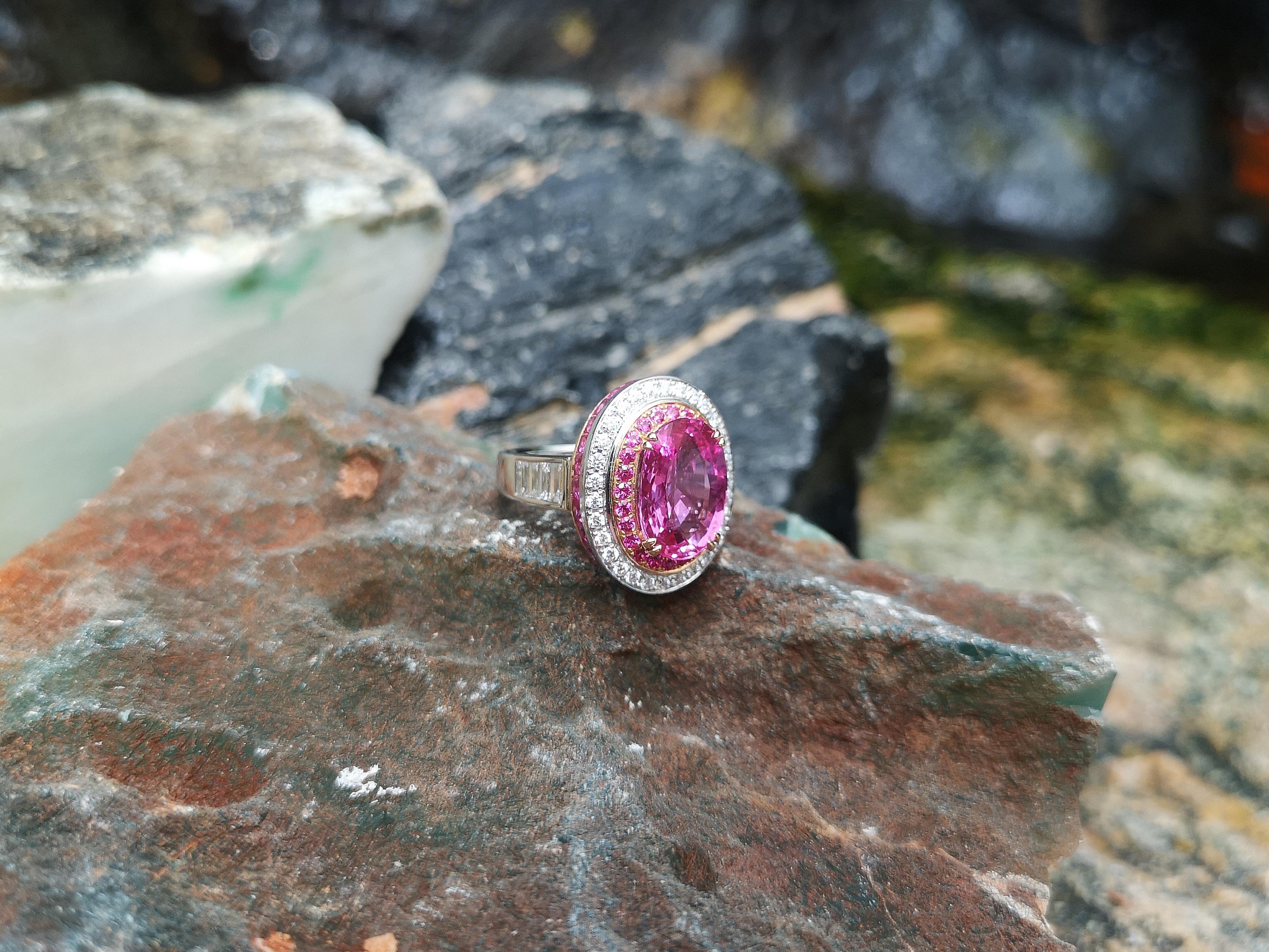 Women's Certified 5 Cts Pink Sapphire with Diamond Ring Set in 18 Karat White Gold For Sale