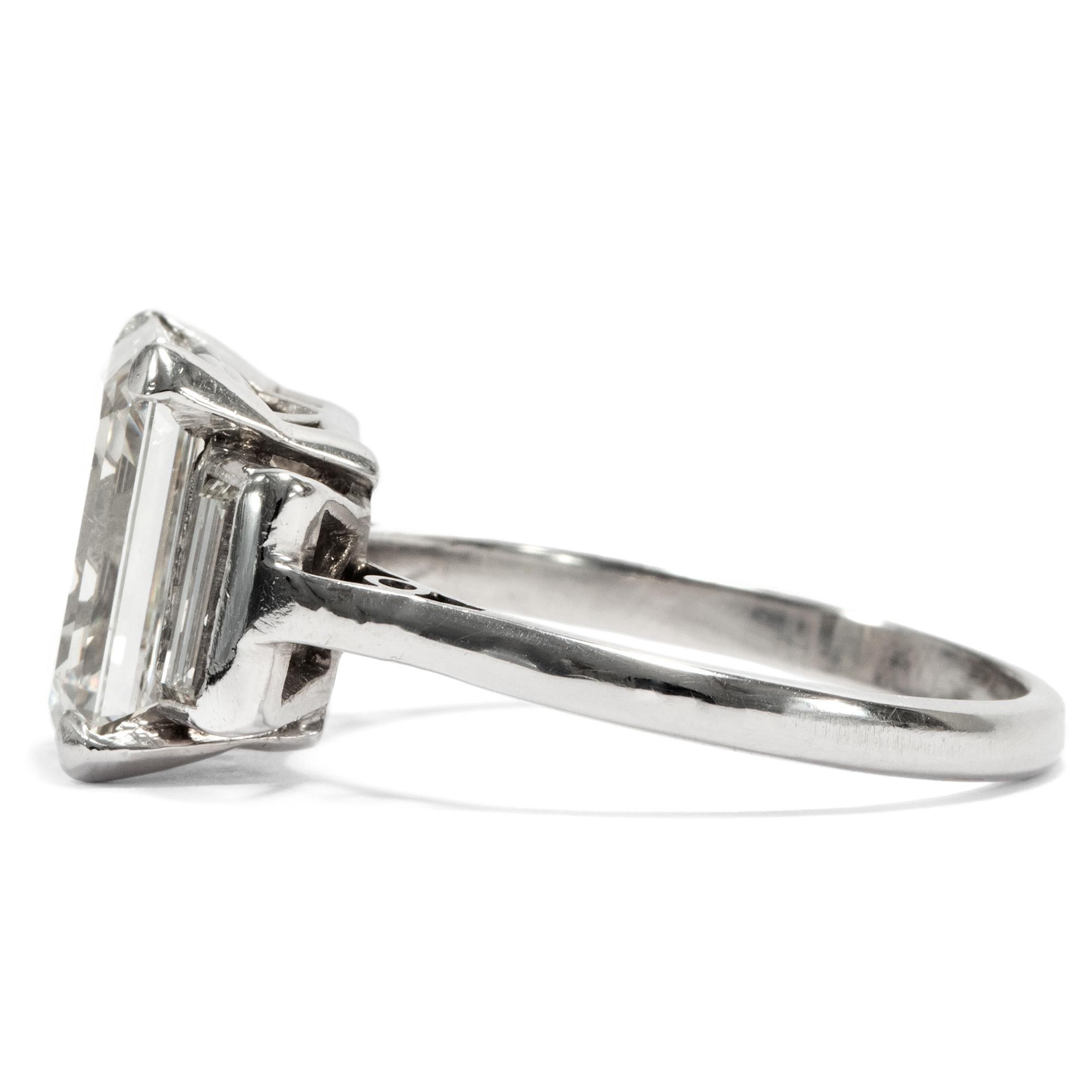 Women's or Men's Certified 5.012 Carat Emerald Cut Diamond Art Deco circa 1935 Engagement Ring