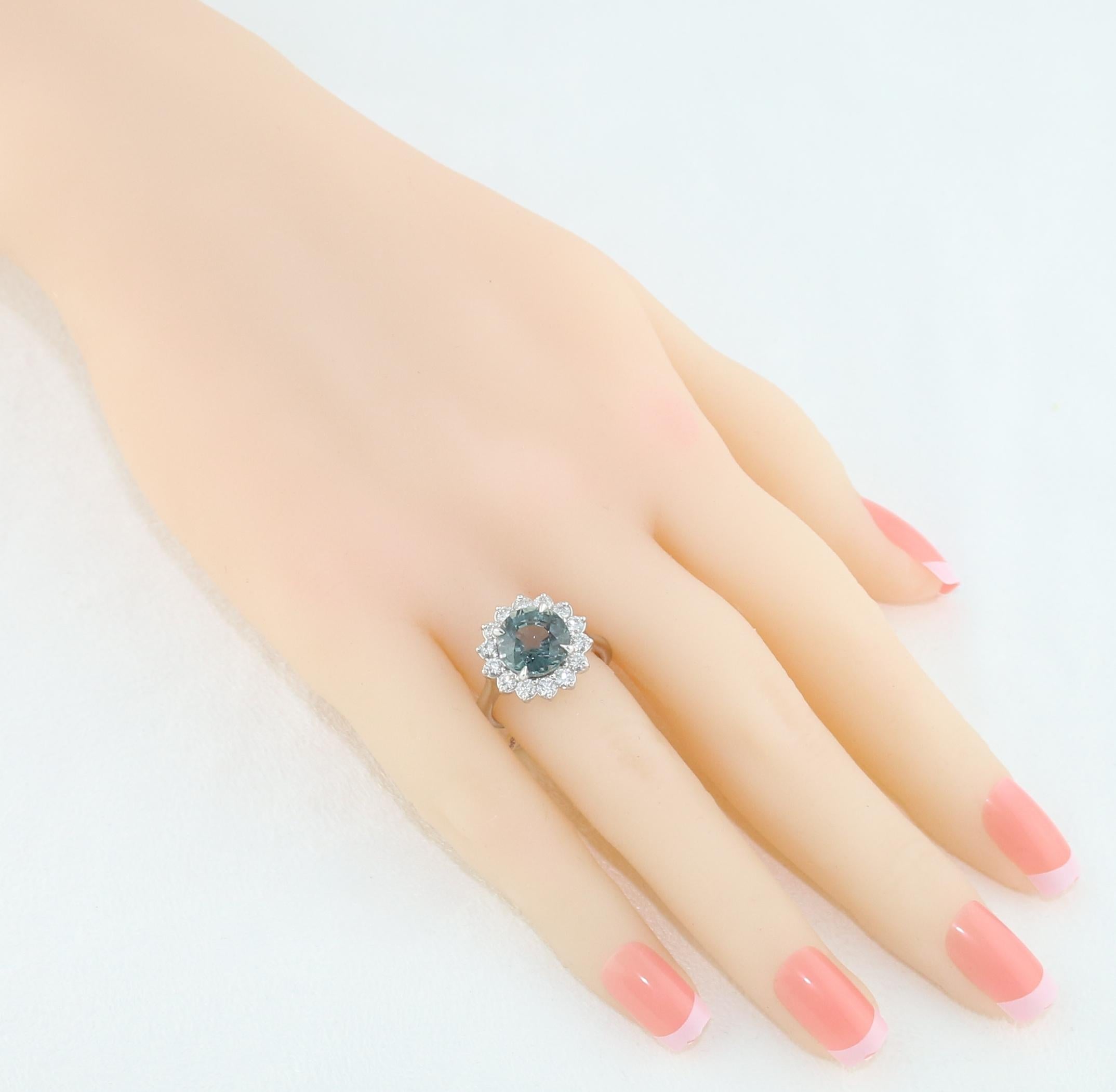 Contemporary Certified 5.03 Carat No Heat Grayish Blue Sapphire Diamond Gold Ring For Sale