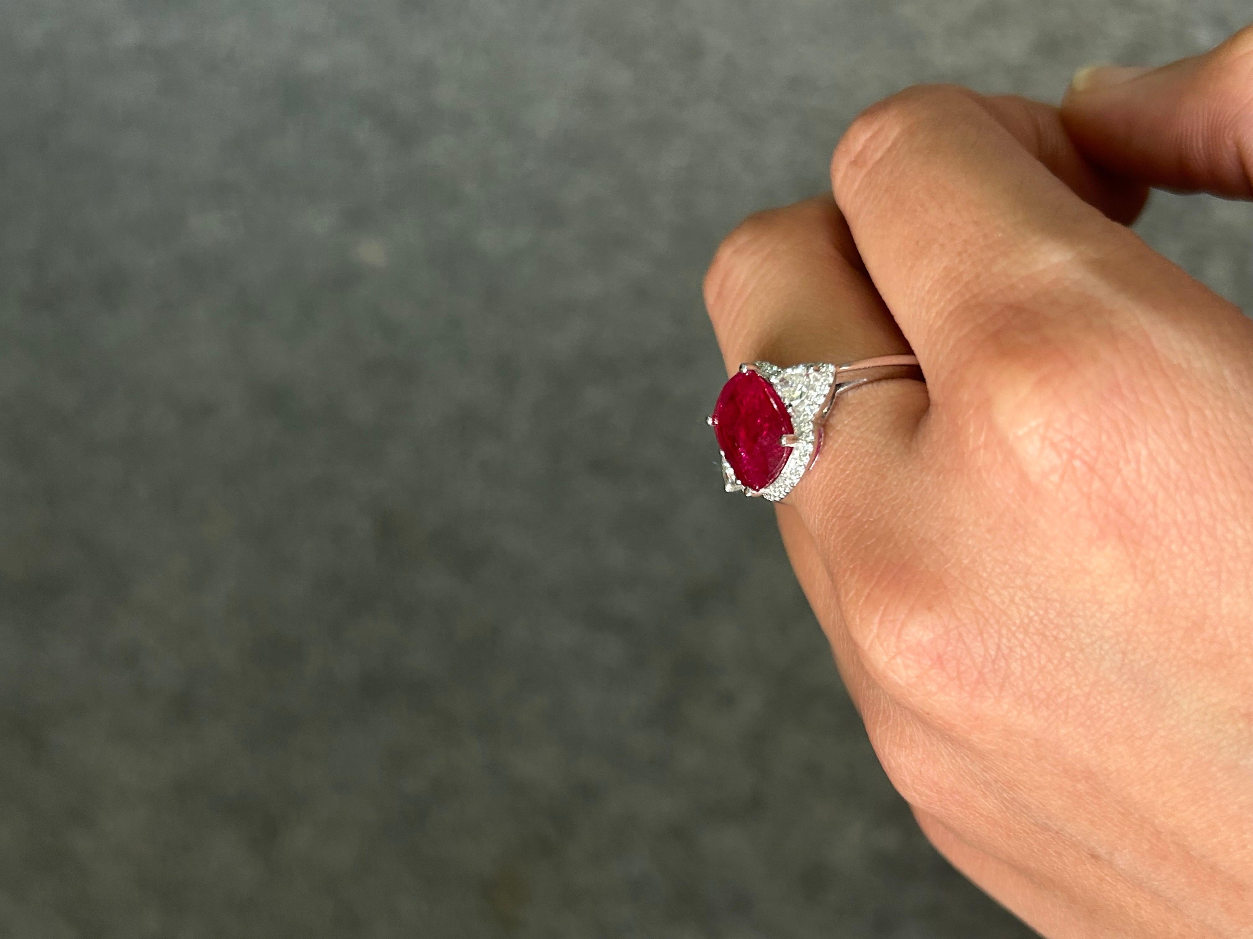 Certified 5.09 Carat Burma Ruby and Diamonds Three Stone Engagement Ring For Sale 1
