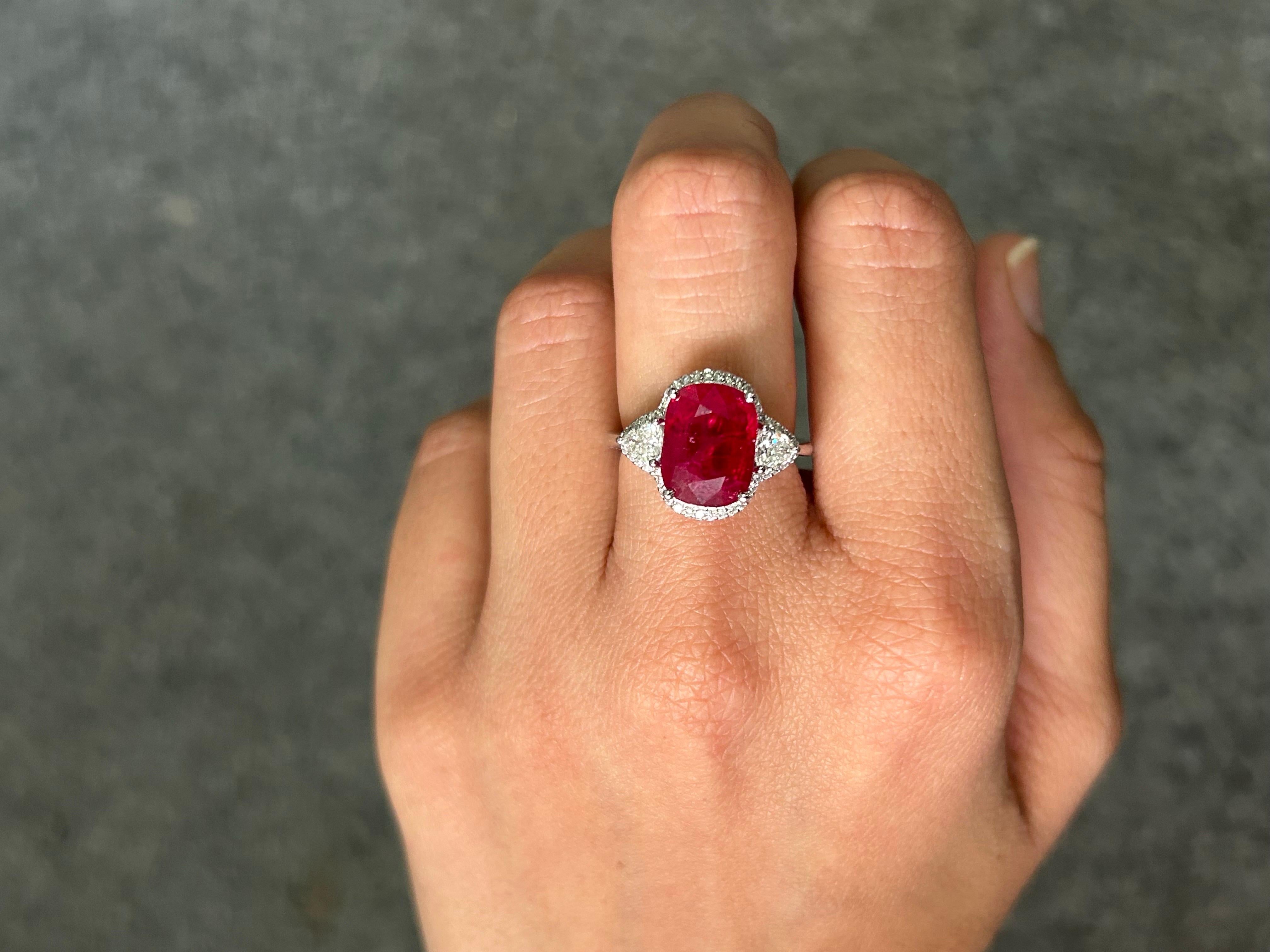 Certified 5.09 Carat Burma Ruby and Diamonds Three Stone Engagement Ring For Sale 2