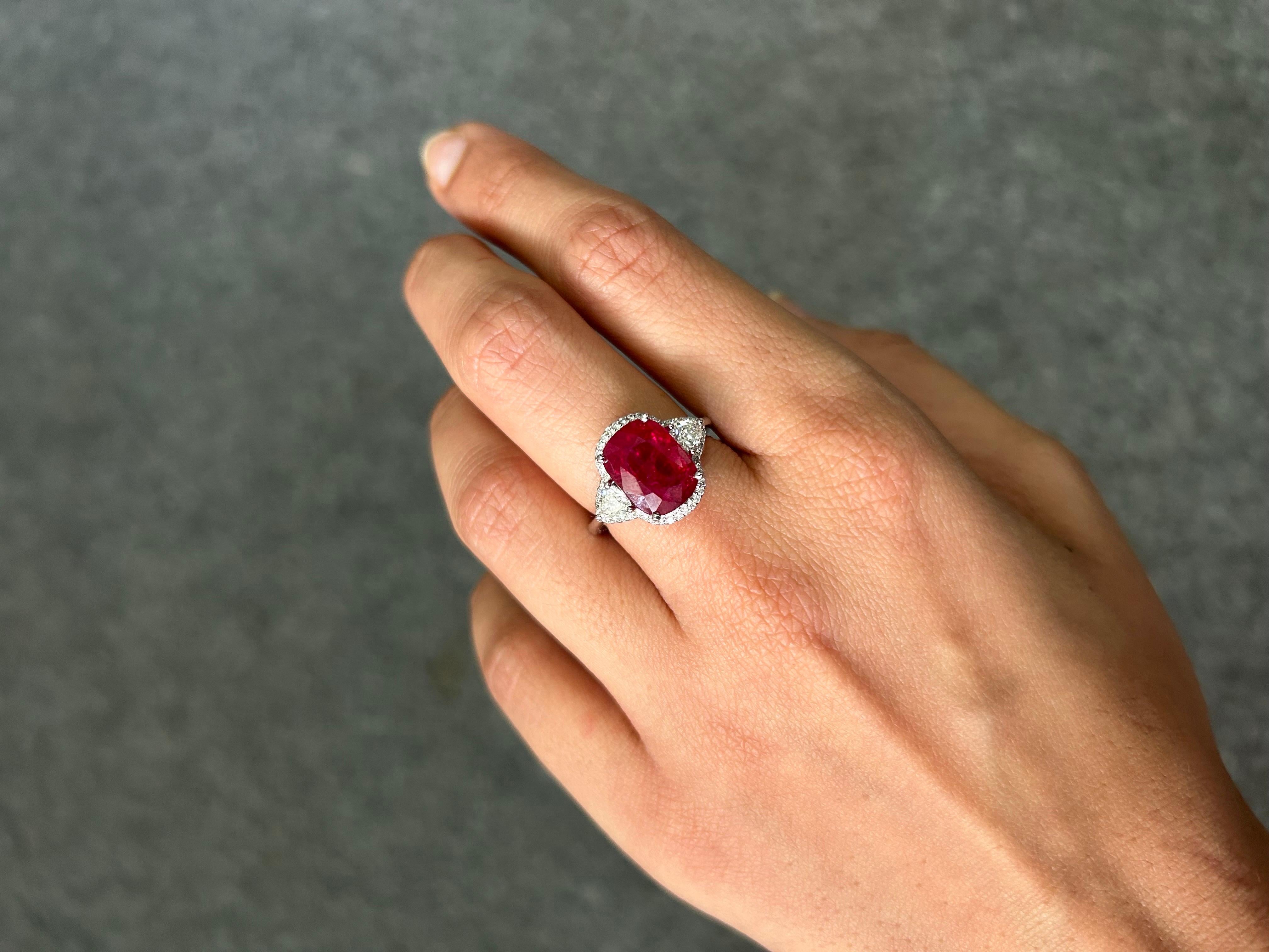 Certified 5.09 Carat Burma Ruby and Diamonds Three Stone Engagement Ring For Sale 3