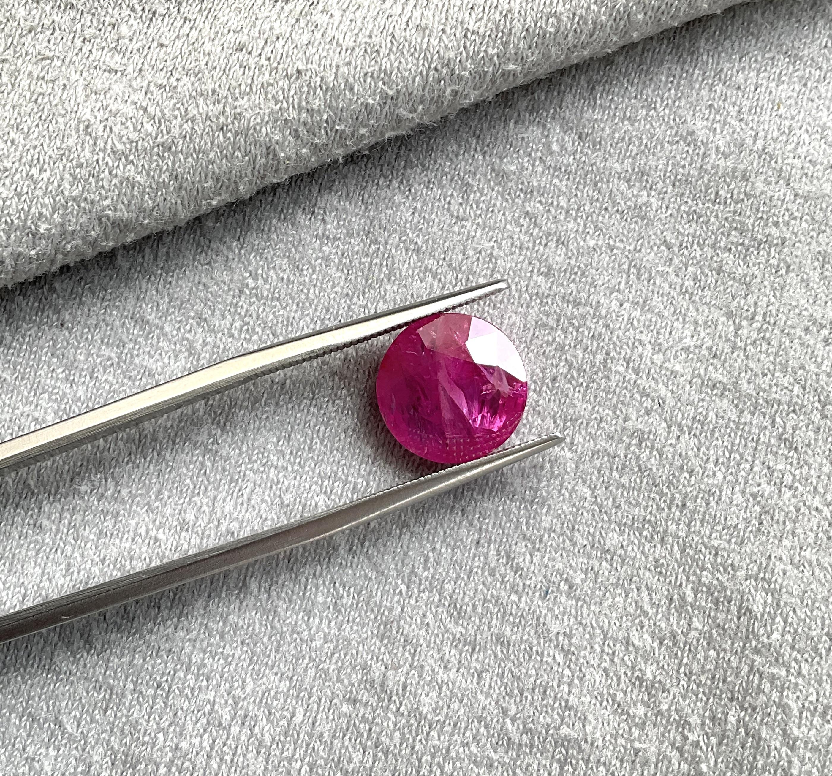 Certified 5.10 Carats Mozambique Ruby Round Faceted Cutstone No Heat Natural Gem For Sale 1