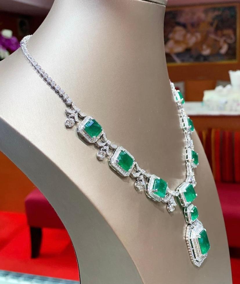 Certified 51.00 Carats Zambian Emeralds  8.90 Ct Diamonds 18k Gold Necklace  For Sale 6
